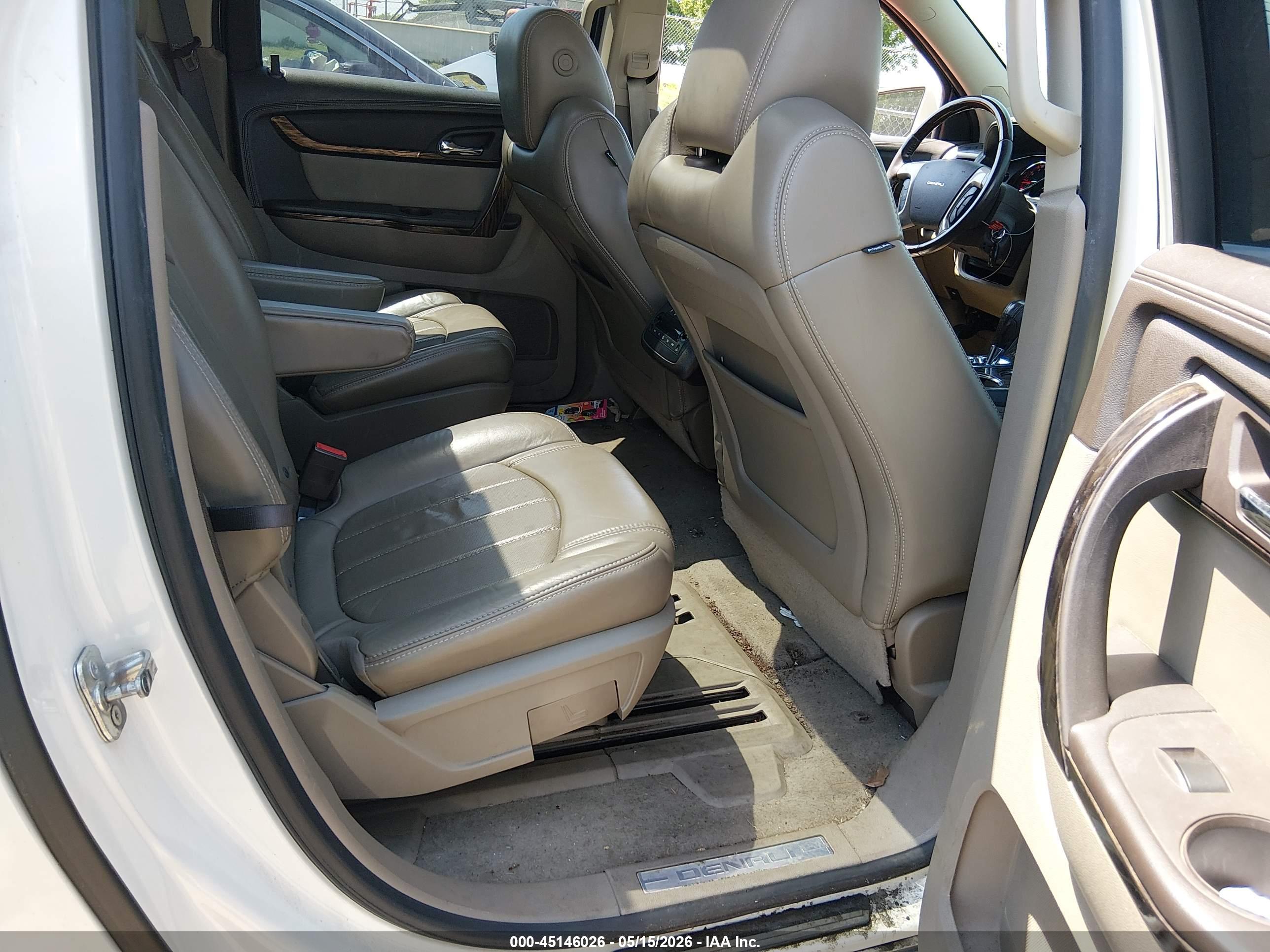 GMC ACADIA image 8