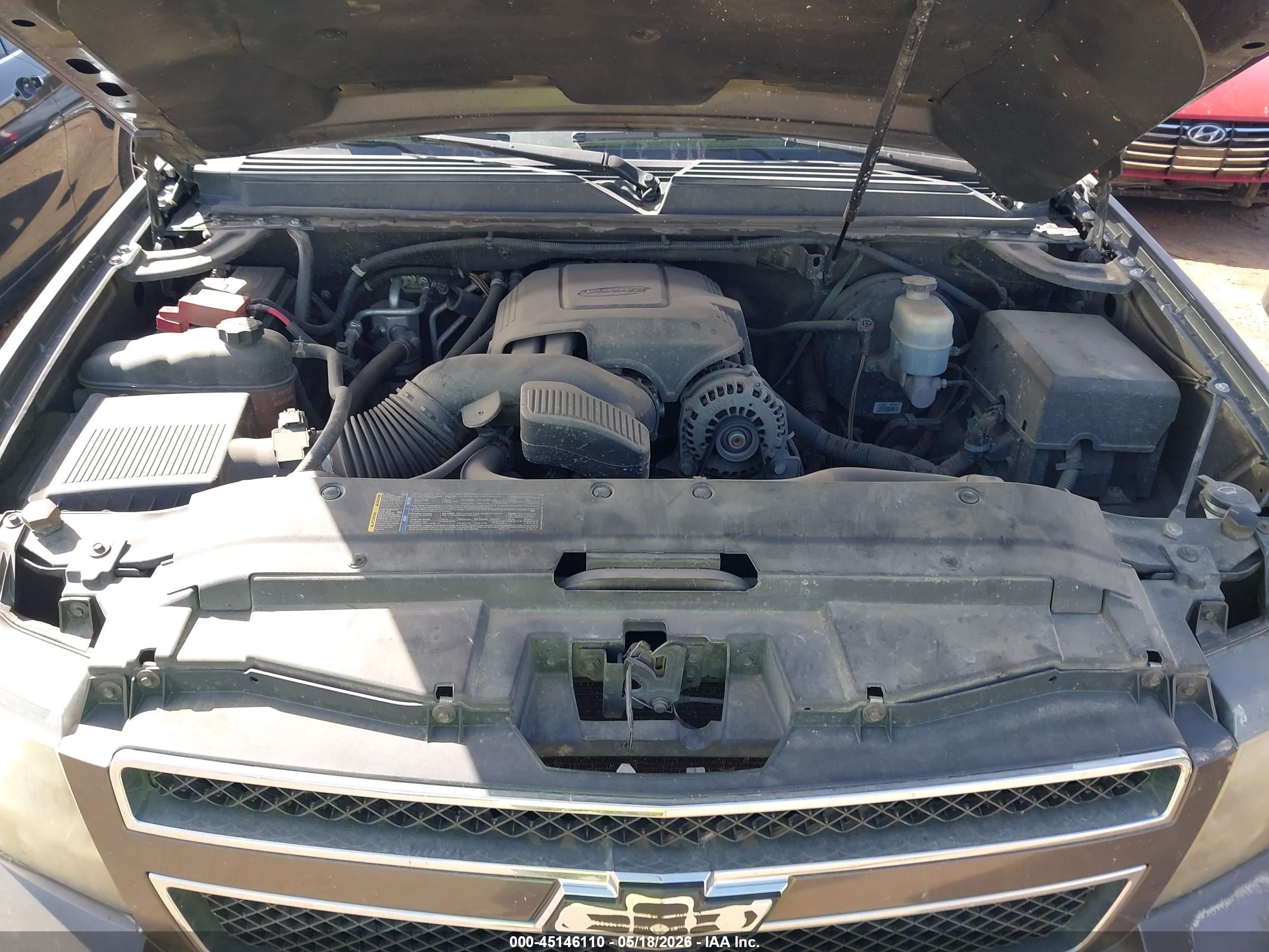 CHEVROLET SUBURBAN image 10