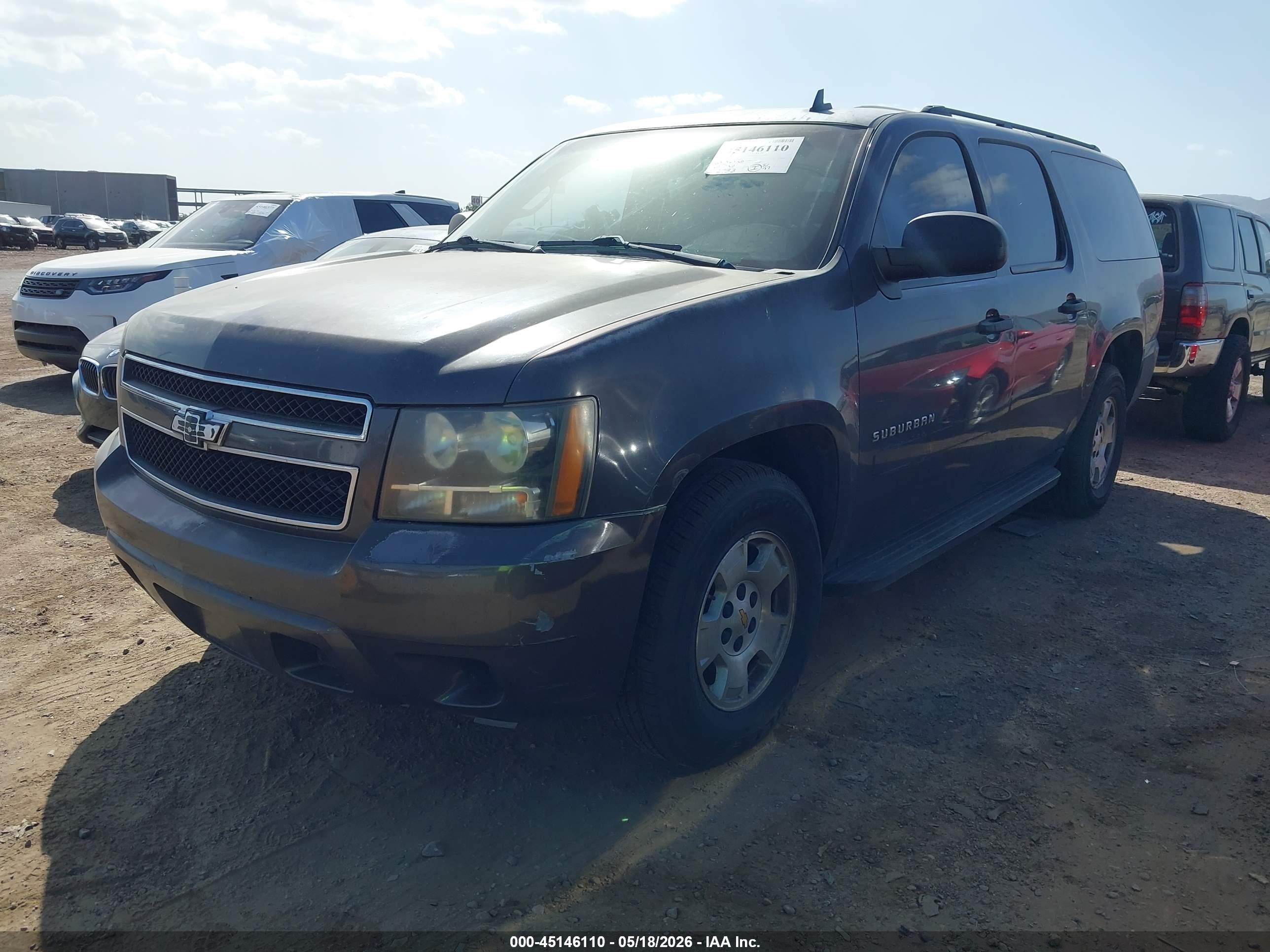 CHEVROLET SUBURBAN image 2