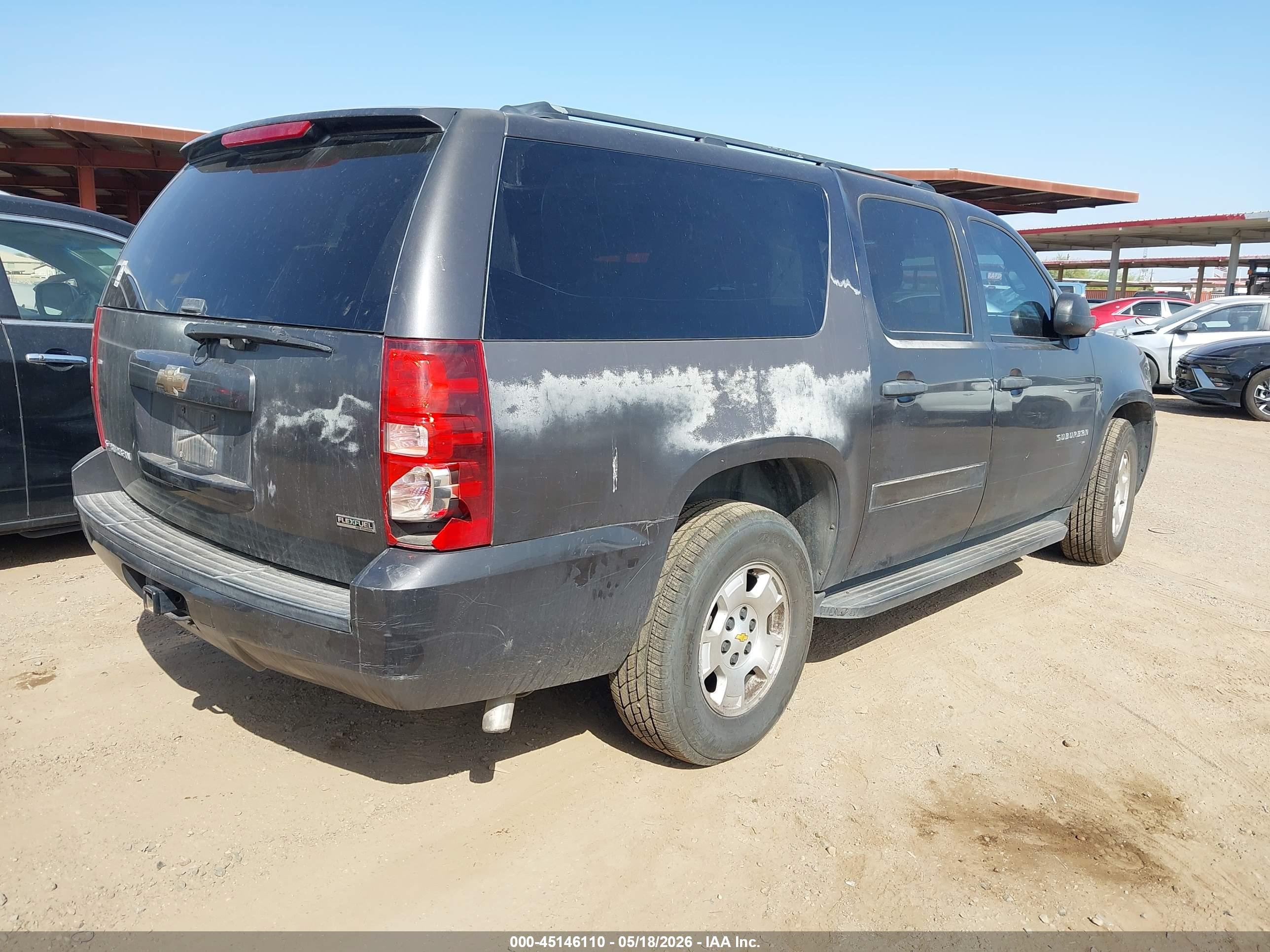 CHEVROLET SUBURBAN image 4