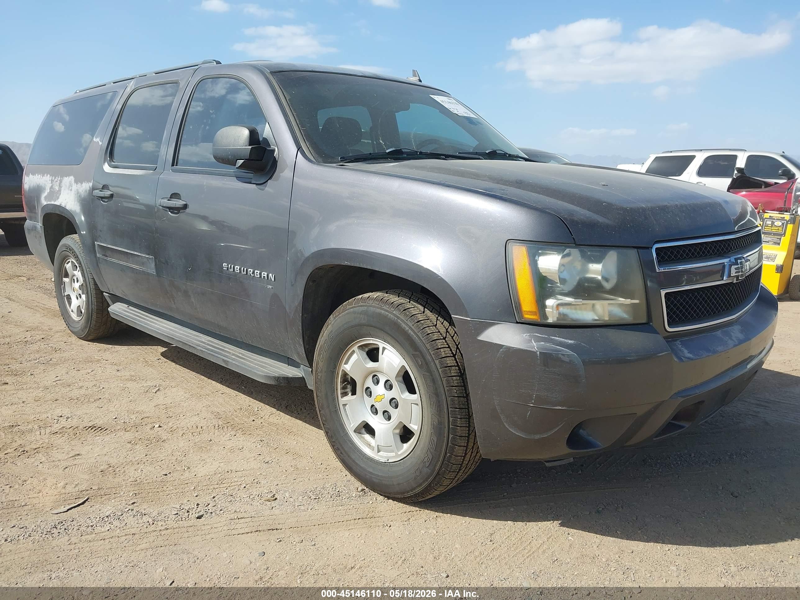 CHEVROLET SUBURBAN image 6