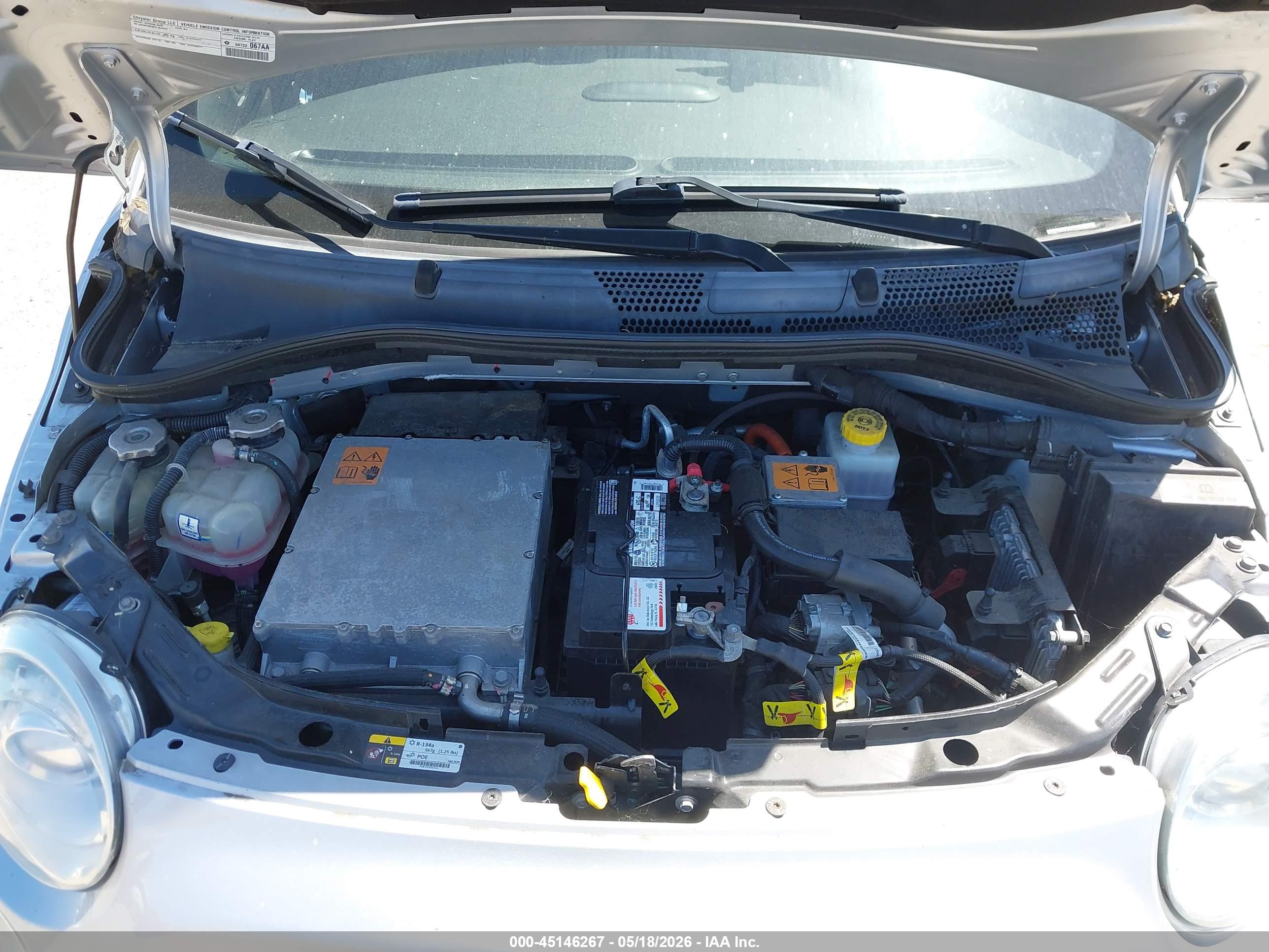 FIAT 500E image 10