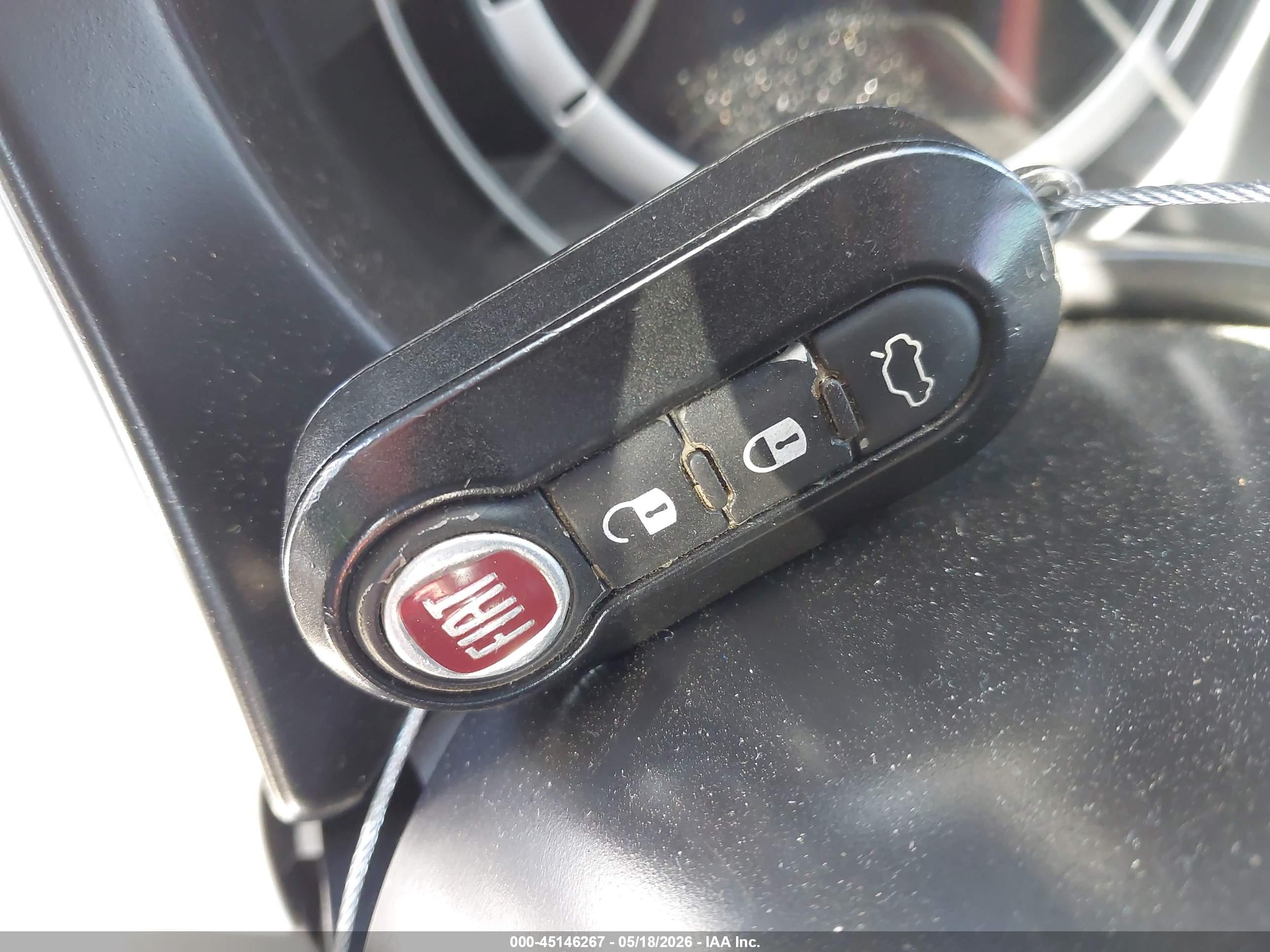 FIAT 500E image 11