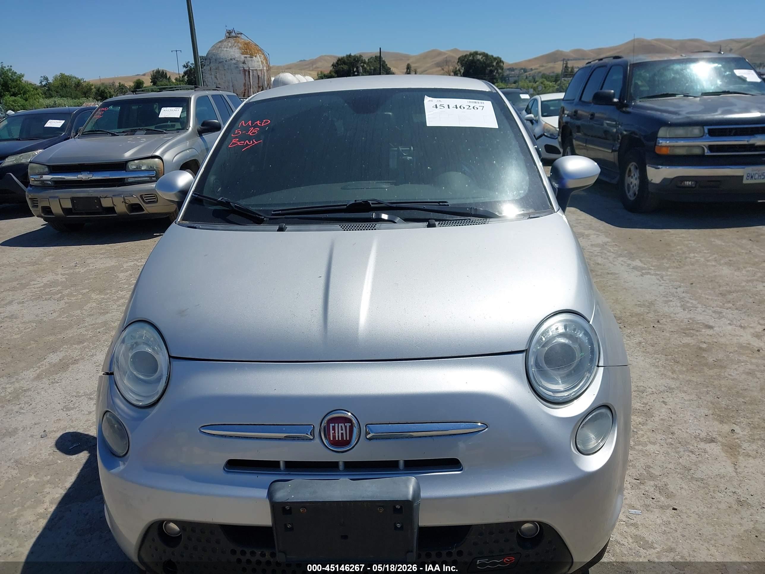FIAT 500E image 6
