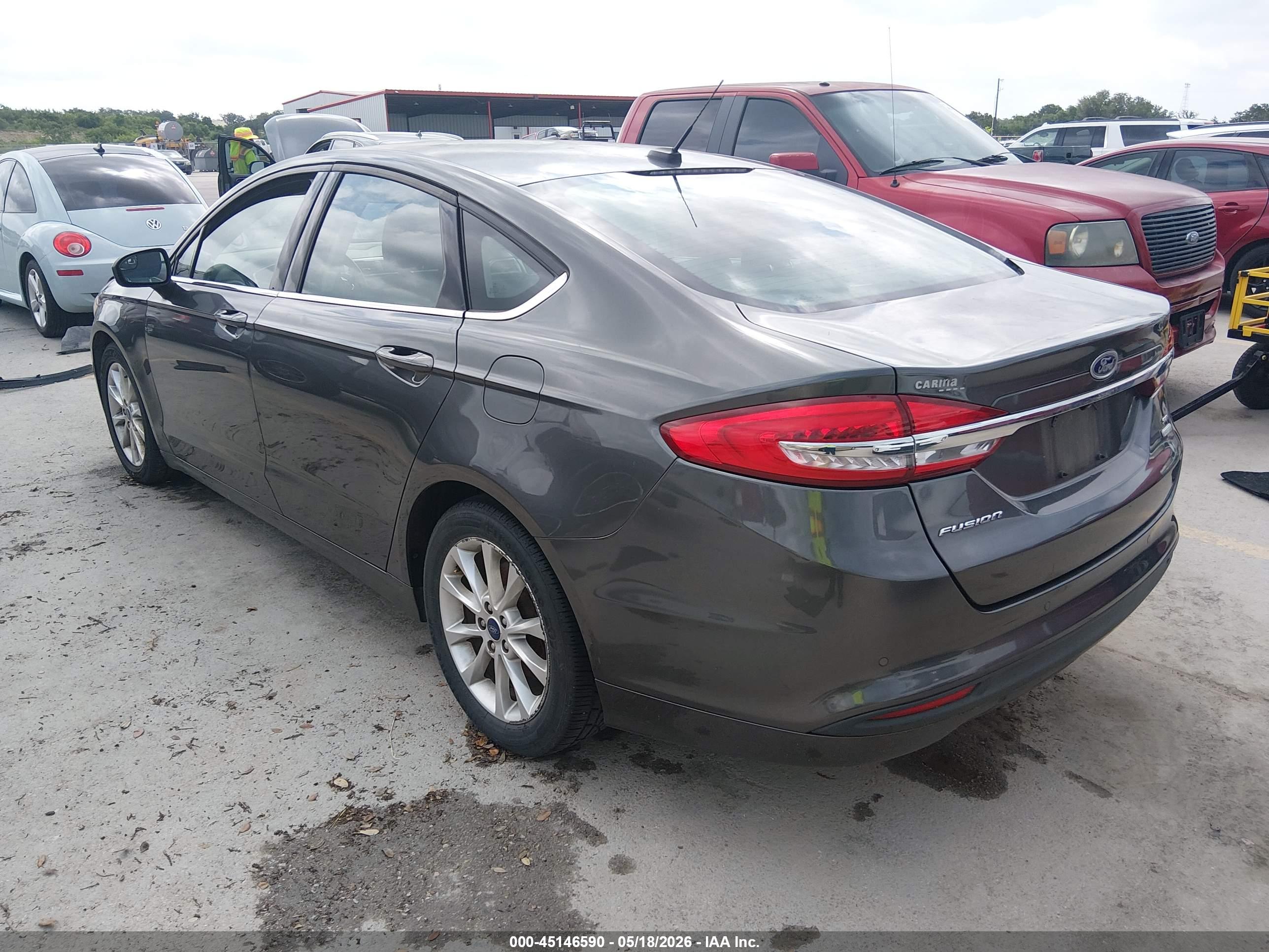 FORD FUSION image 3