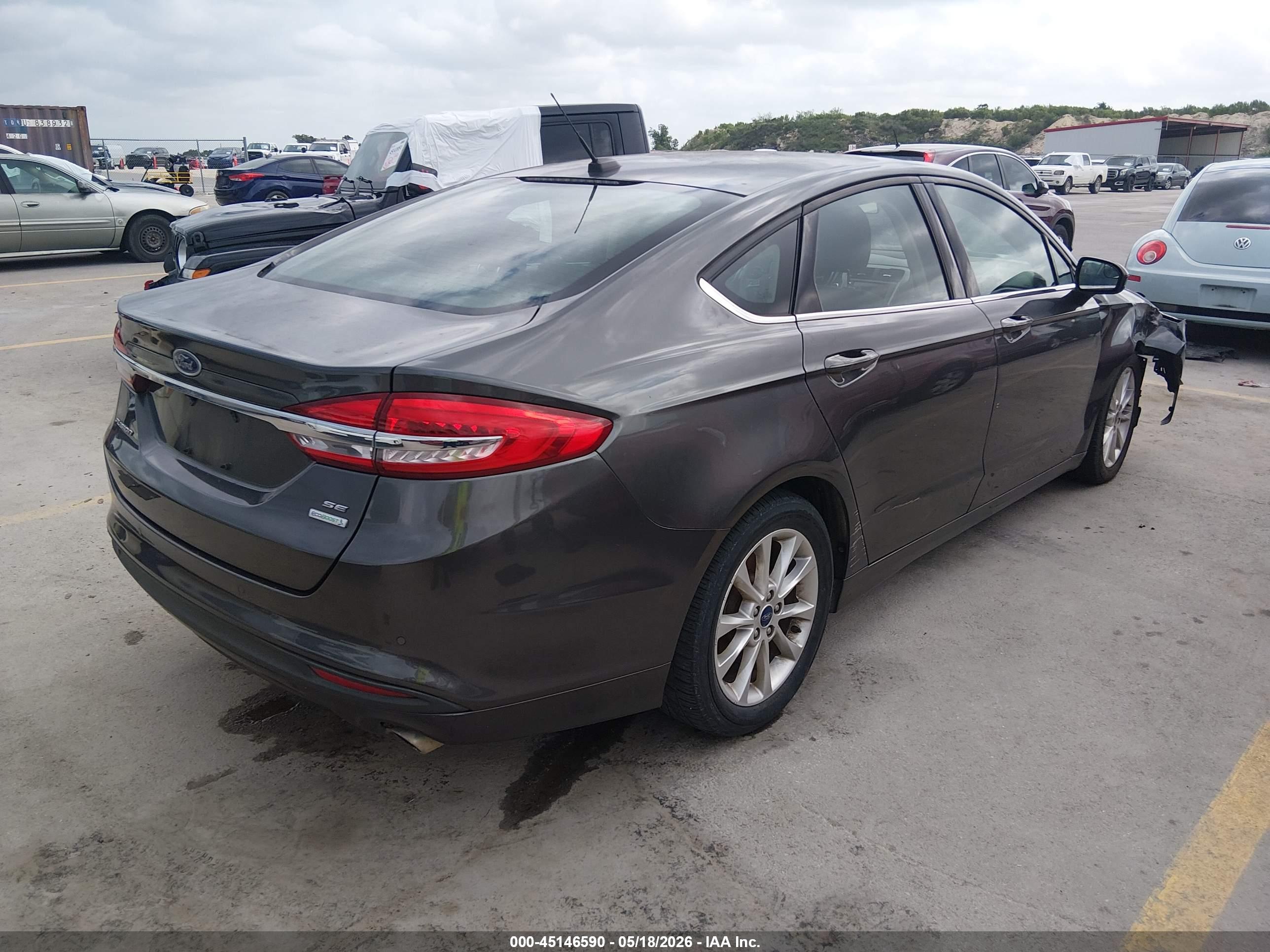 FORD FUSION image 4