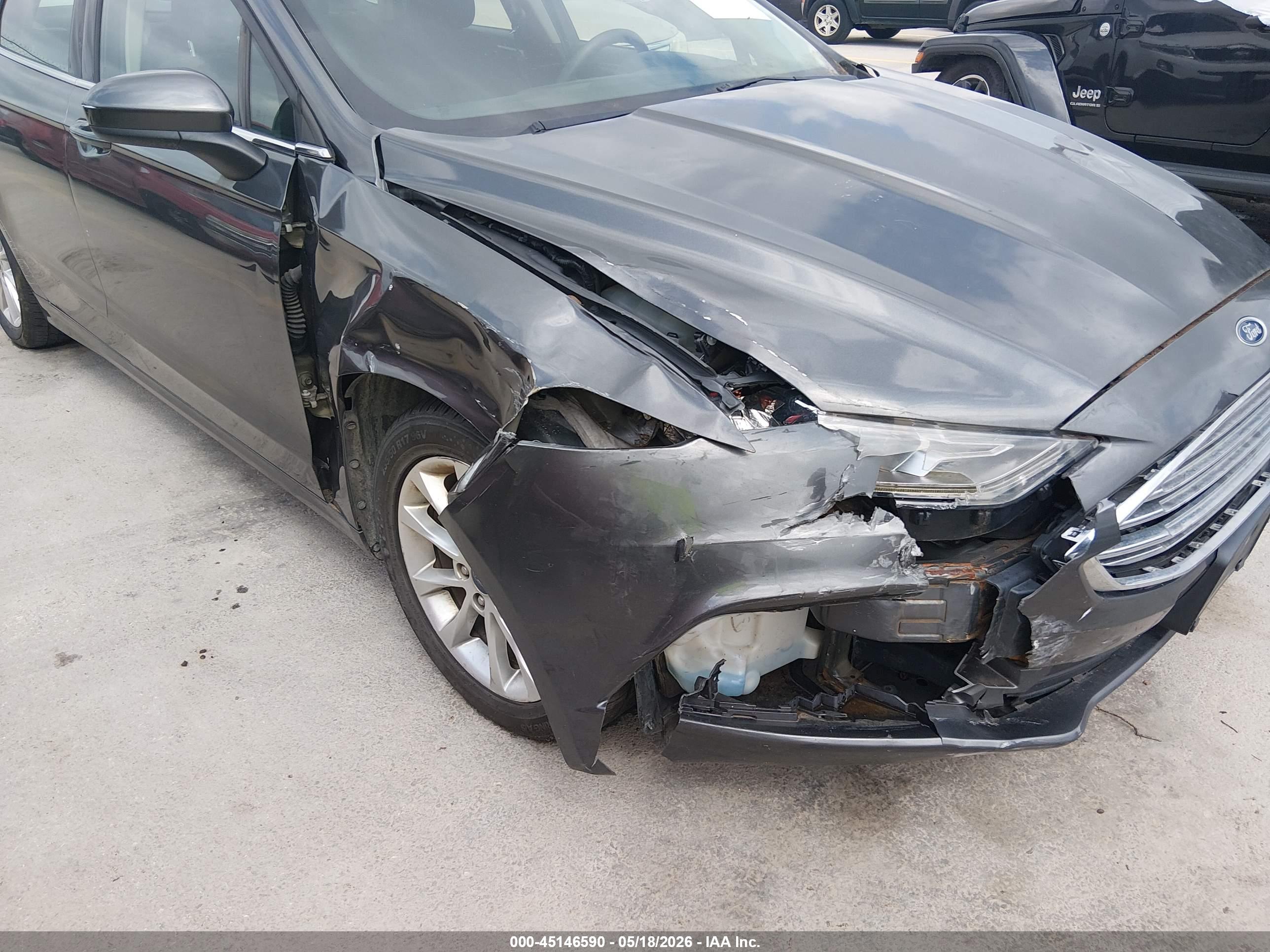 FORD FUSION image 6