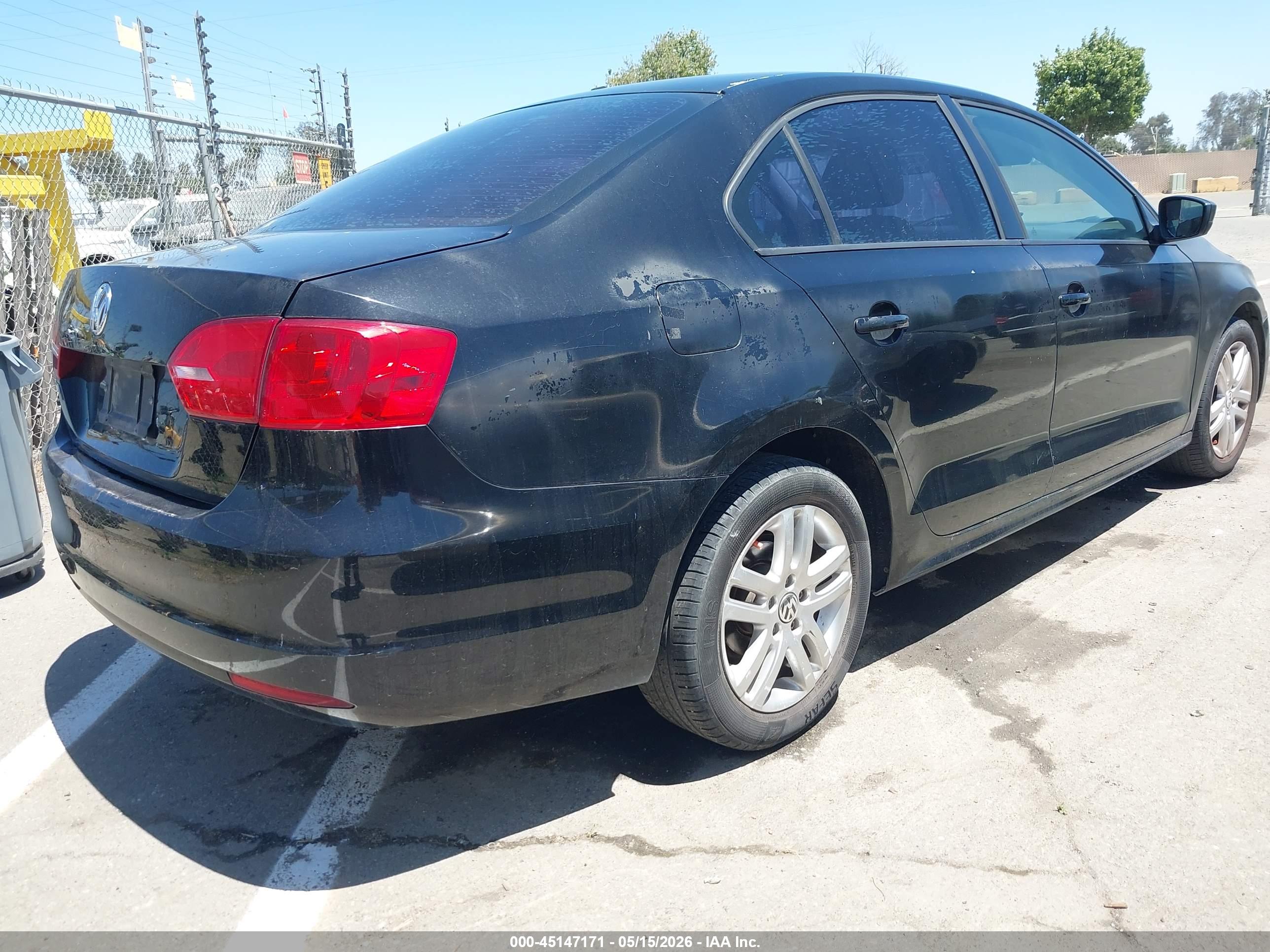 VOLKSWAGEN JETTA image 4