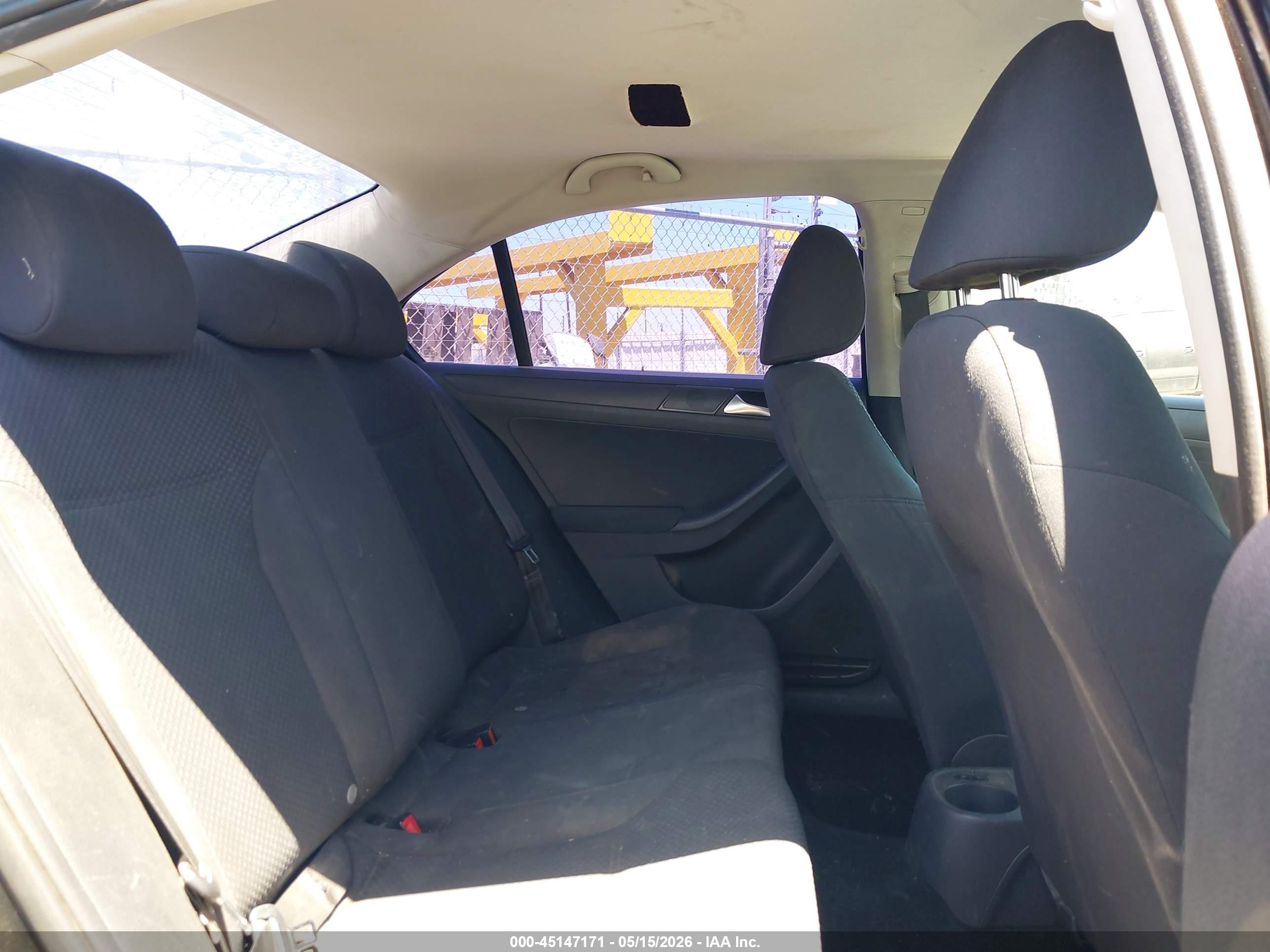VOLKSWAGEN JETTA image 8
