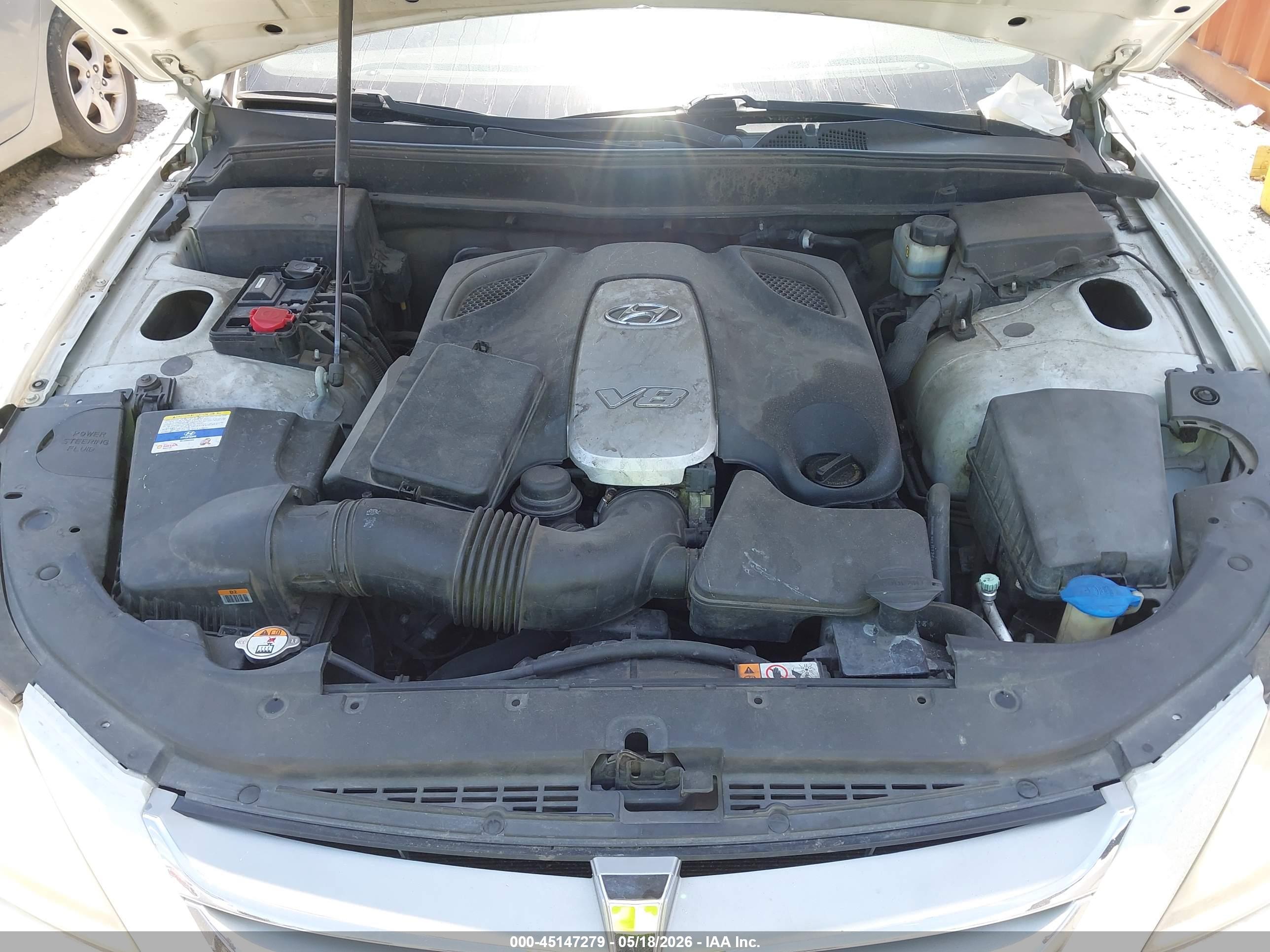 HYUNDAI GENESIS image 10