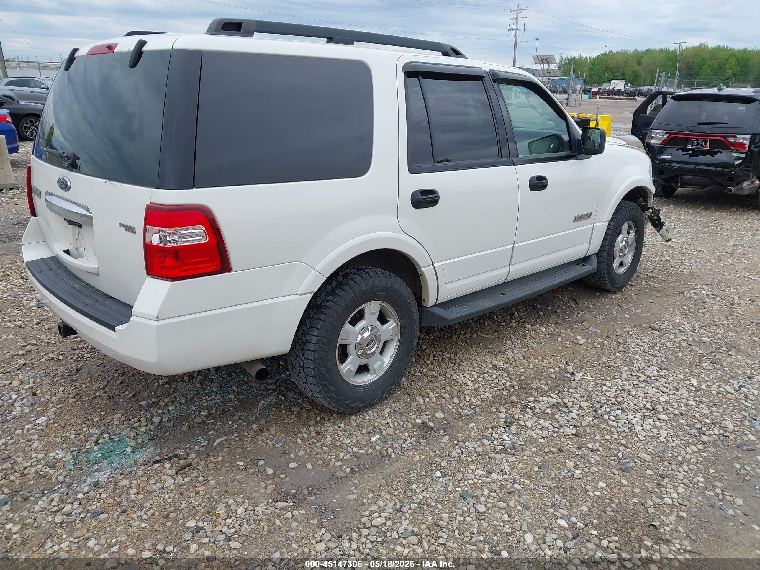 FORD EXPEDITION image 4