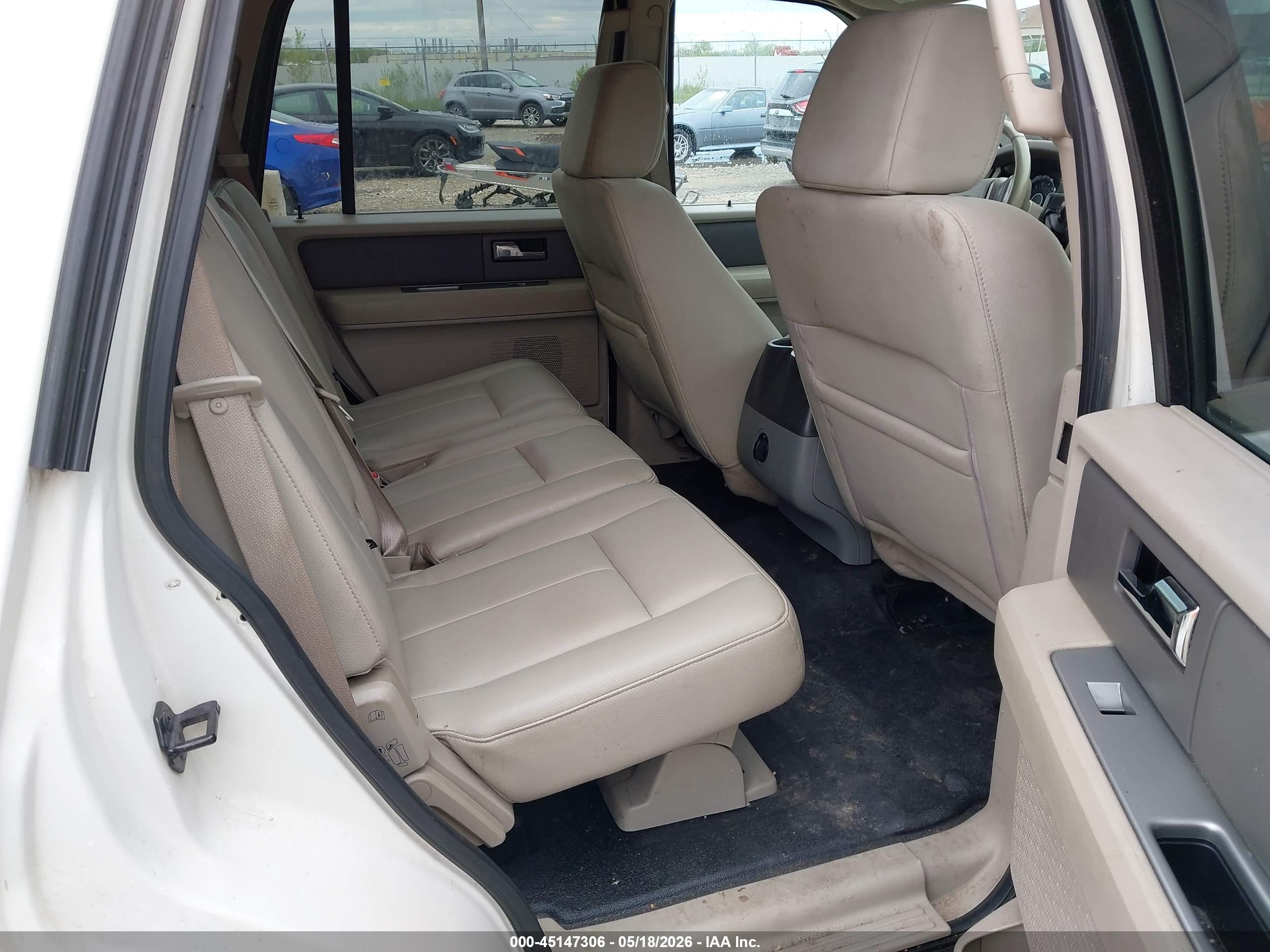 FORD EXPEDITION image 8