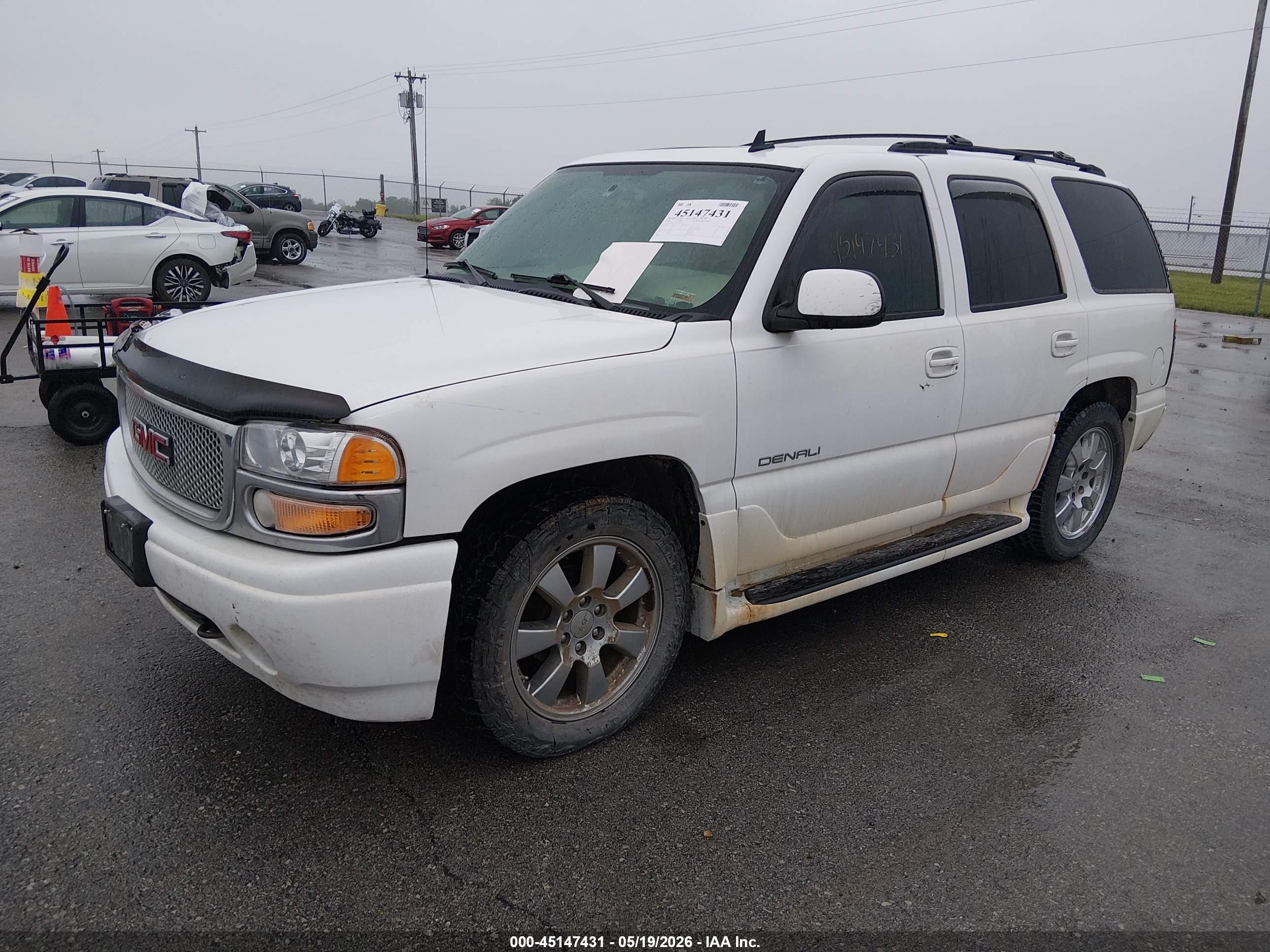 GMC YUKON image 2