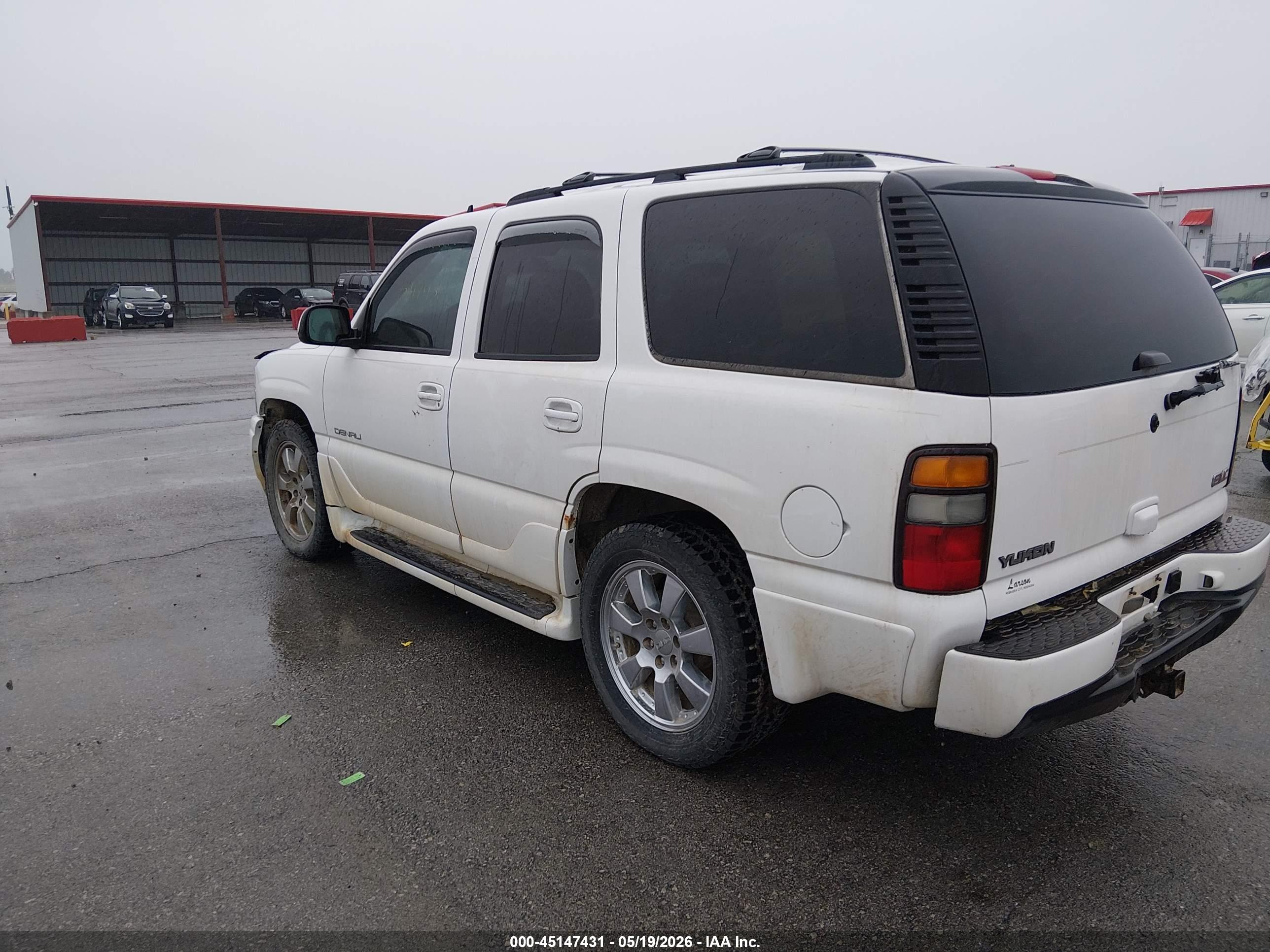 GMC YUKON image 3