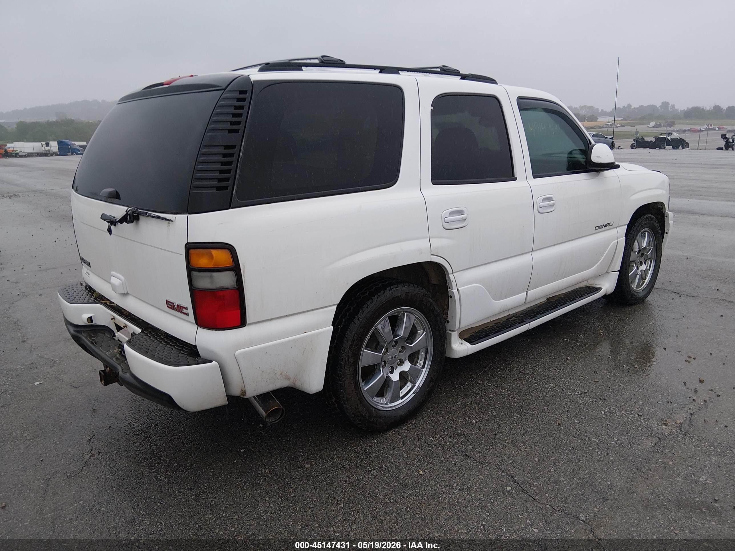 GMC YUKON image 4
