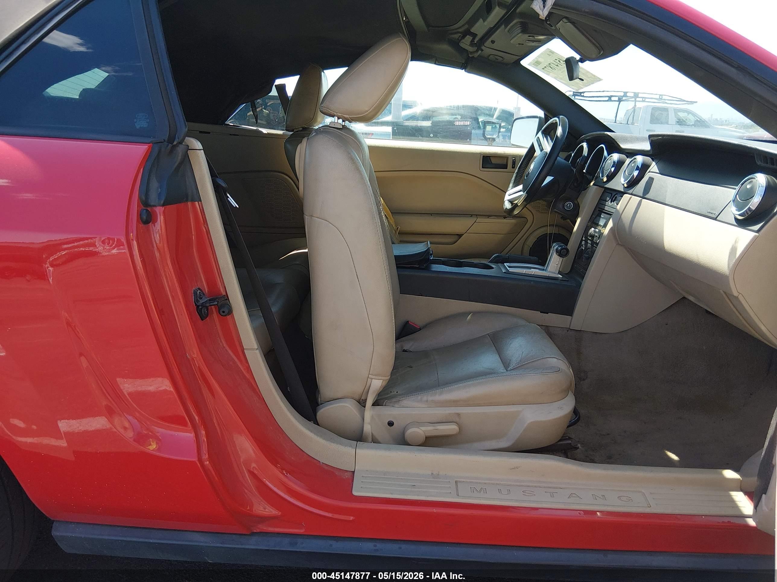FORD MUSTANG image 5