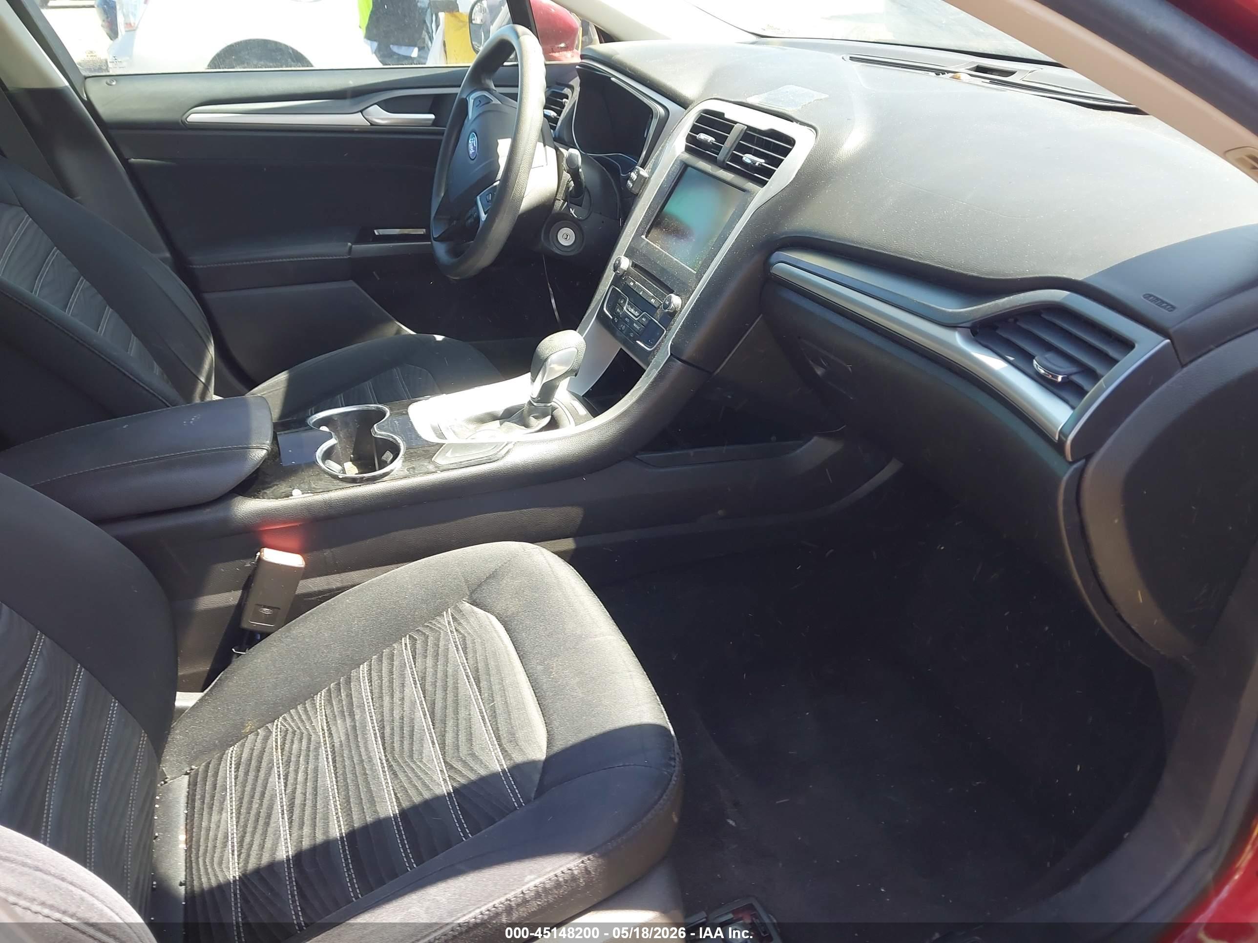 FORD FUSION image 5