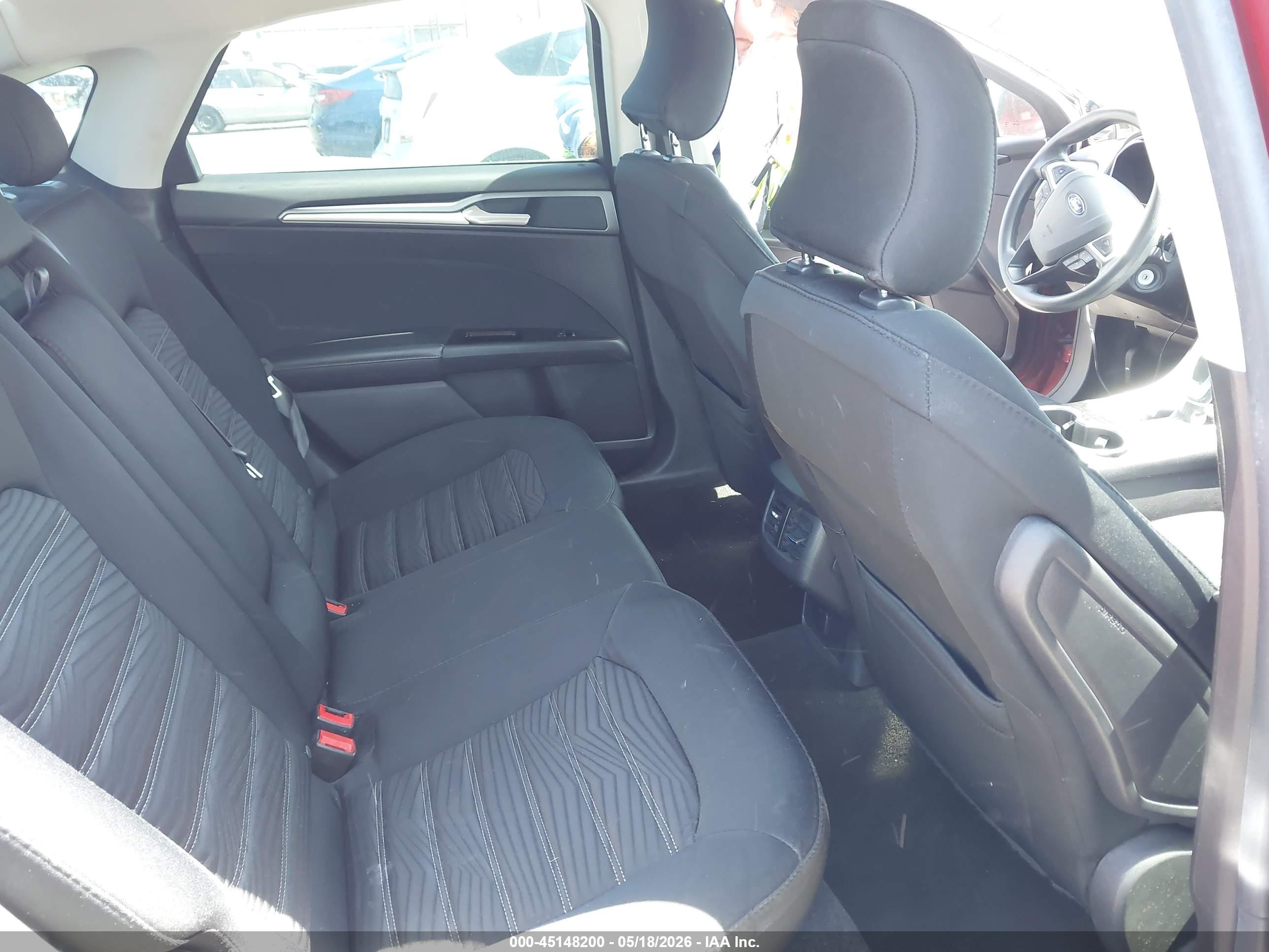 FORD FUSION image 8