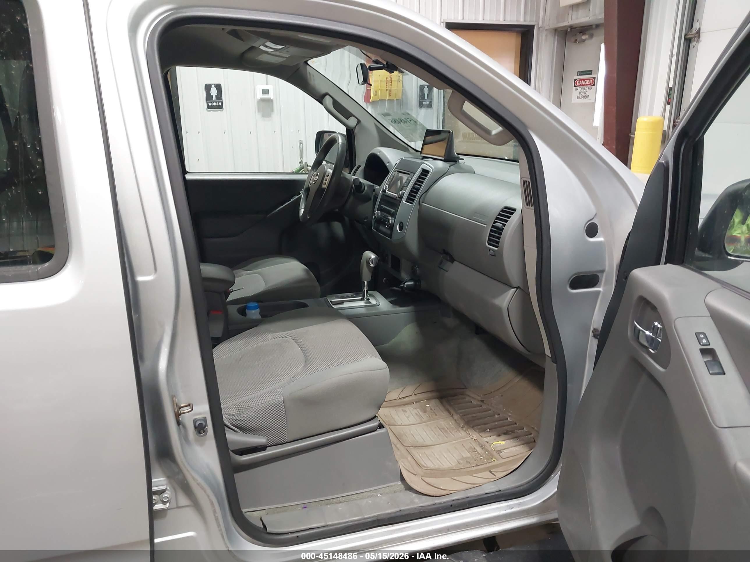 NISSAN FRONTIER image 5