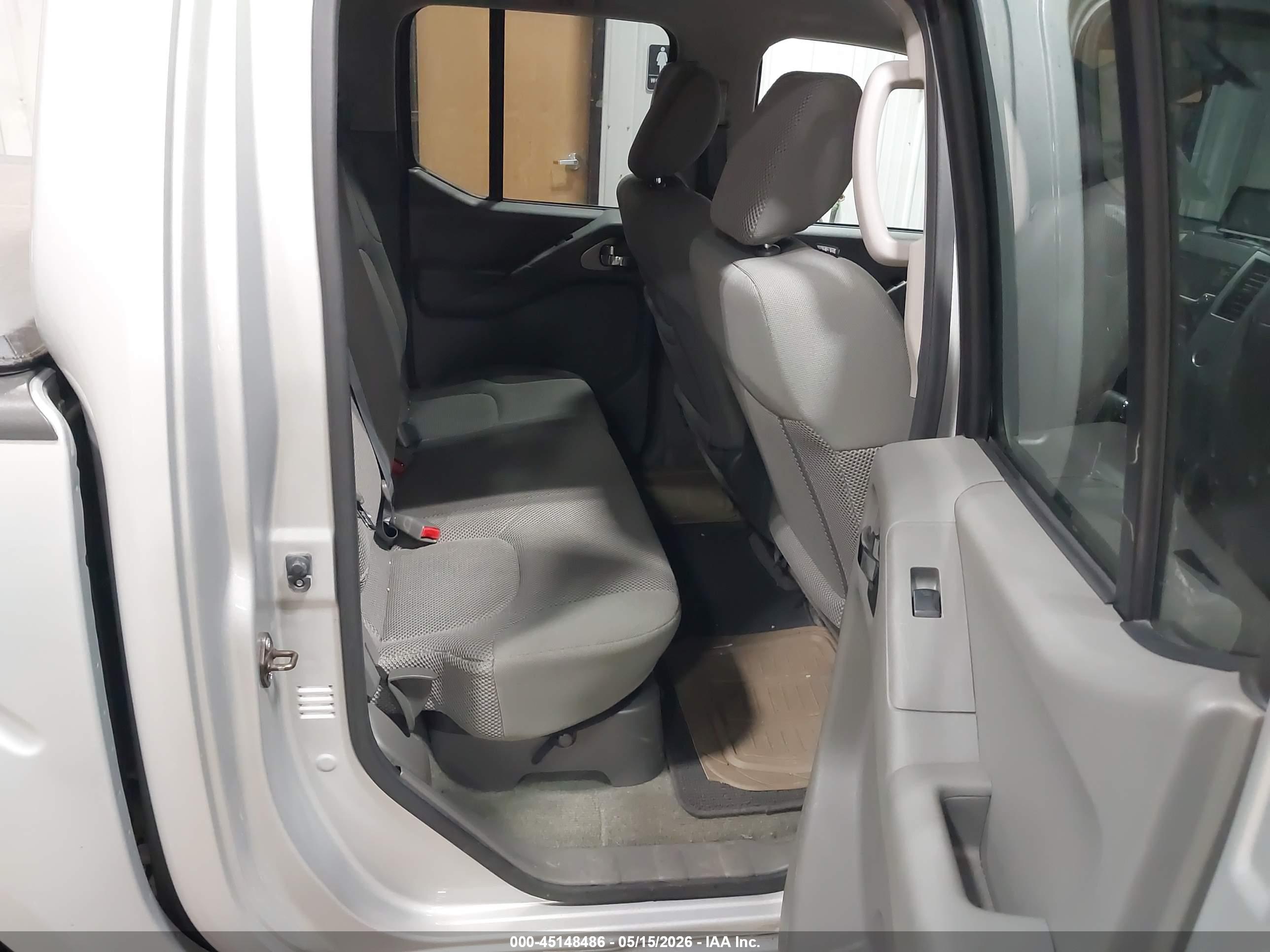 NISSAN FRONTIER image 8