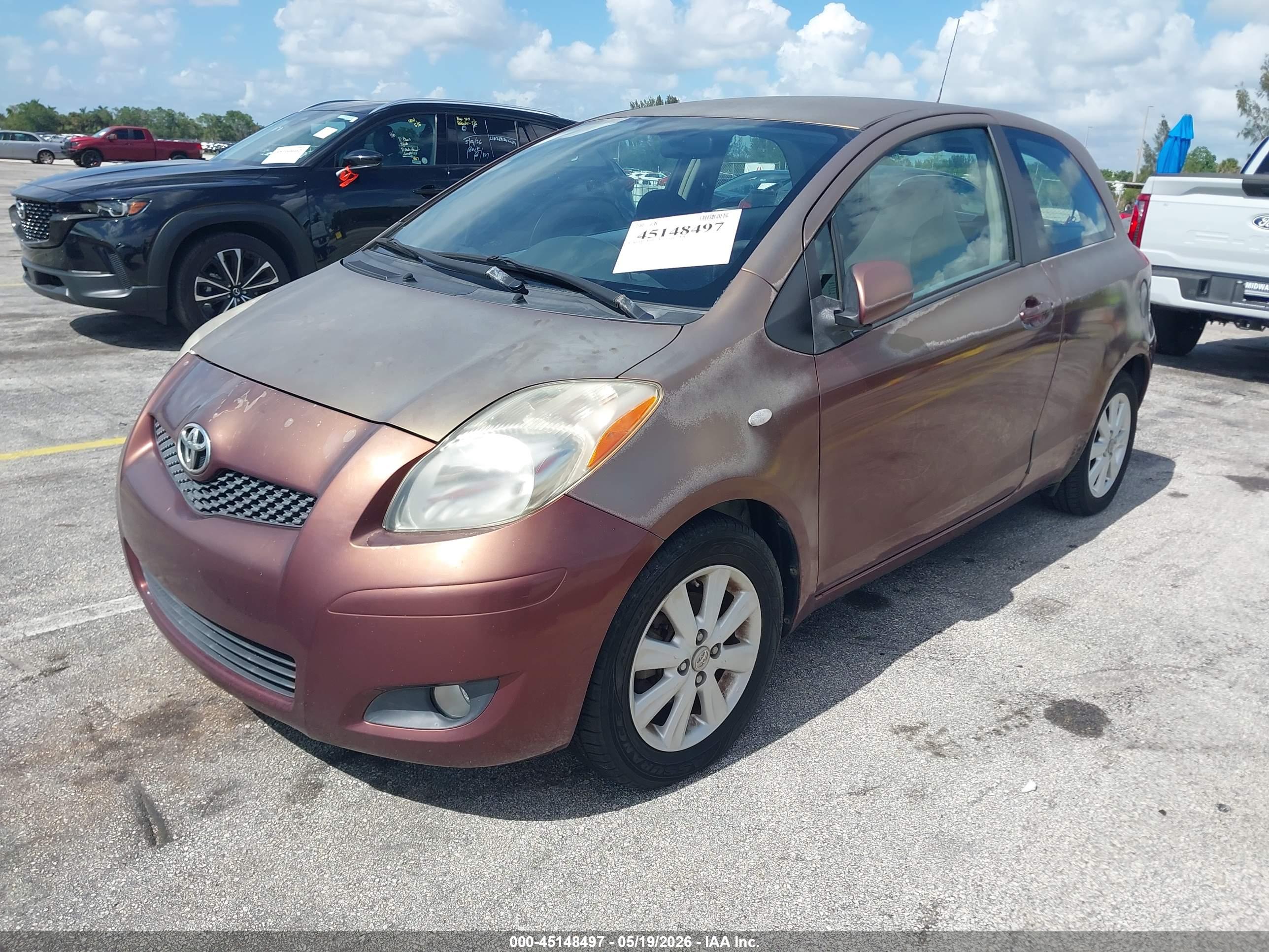 TOYOTA YARIS image 2