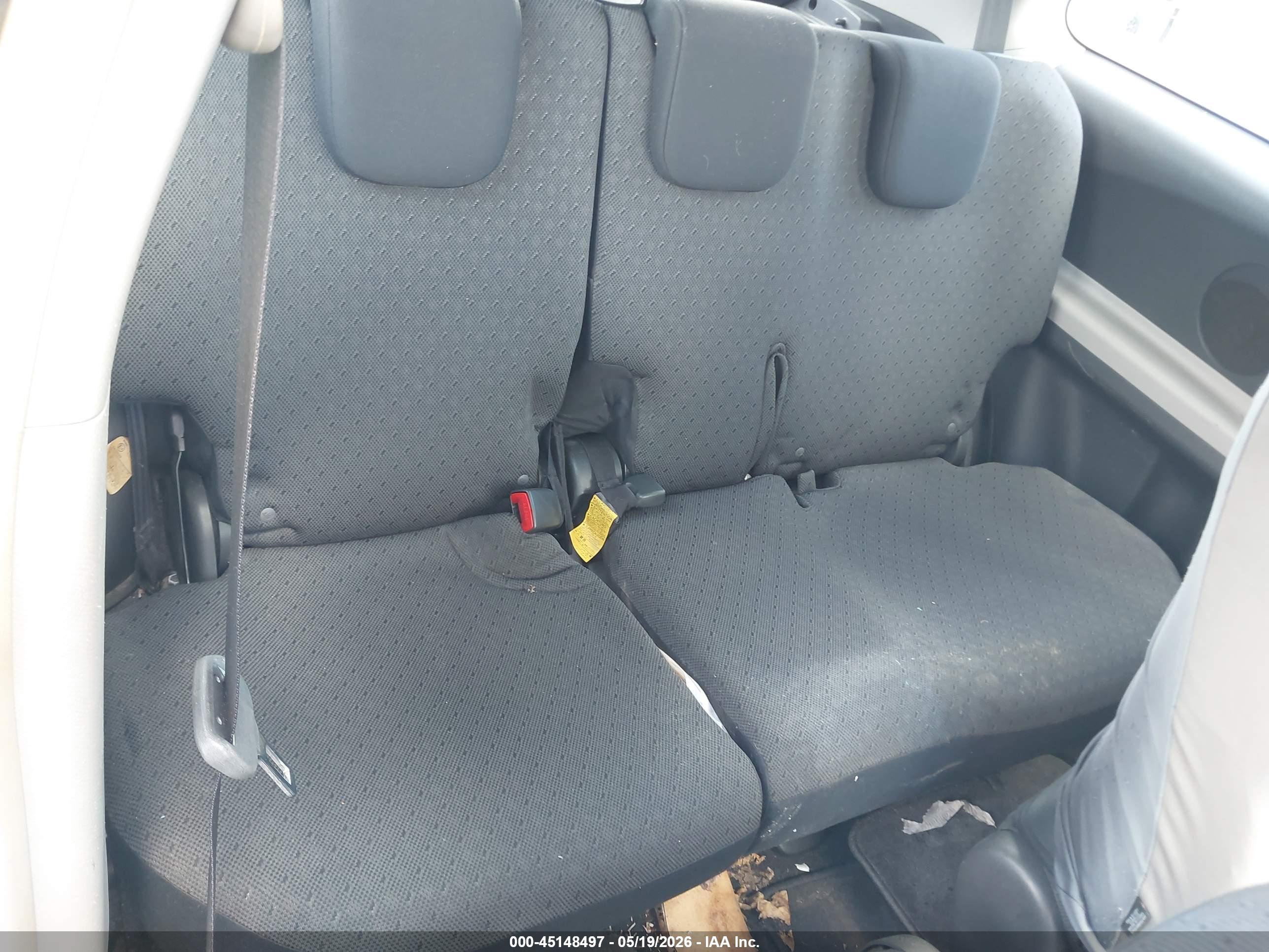TOYOTA YARIS image 8