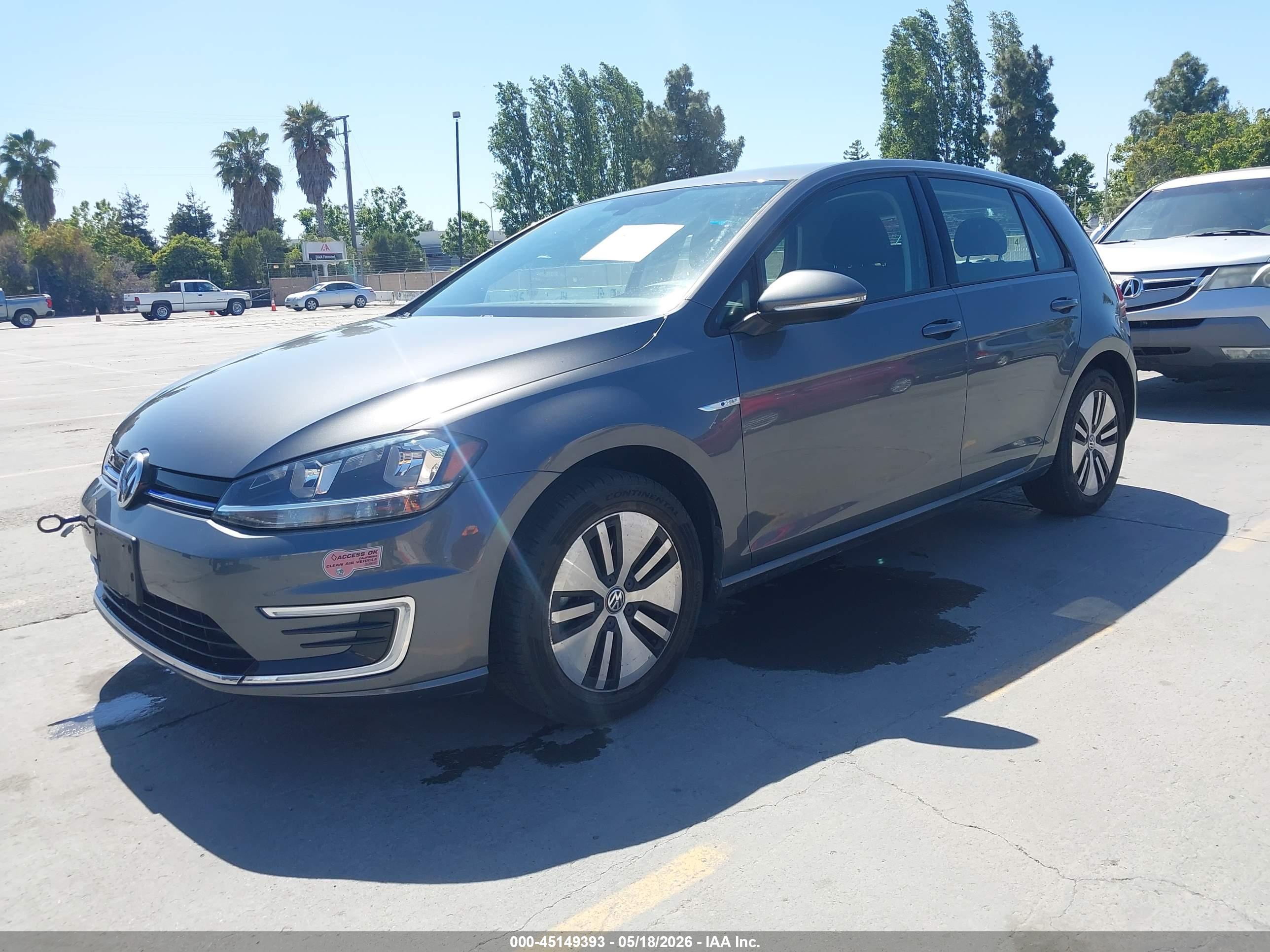 VOLKSWAGEN E-GOLF image 2