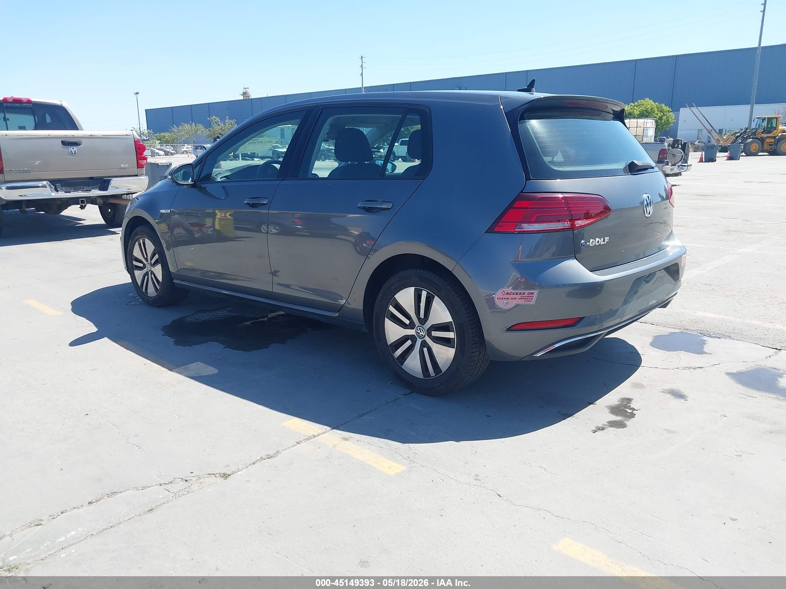 VOLKSWAGEN E-GOLF image 3
