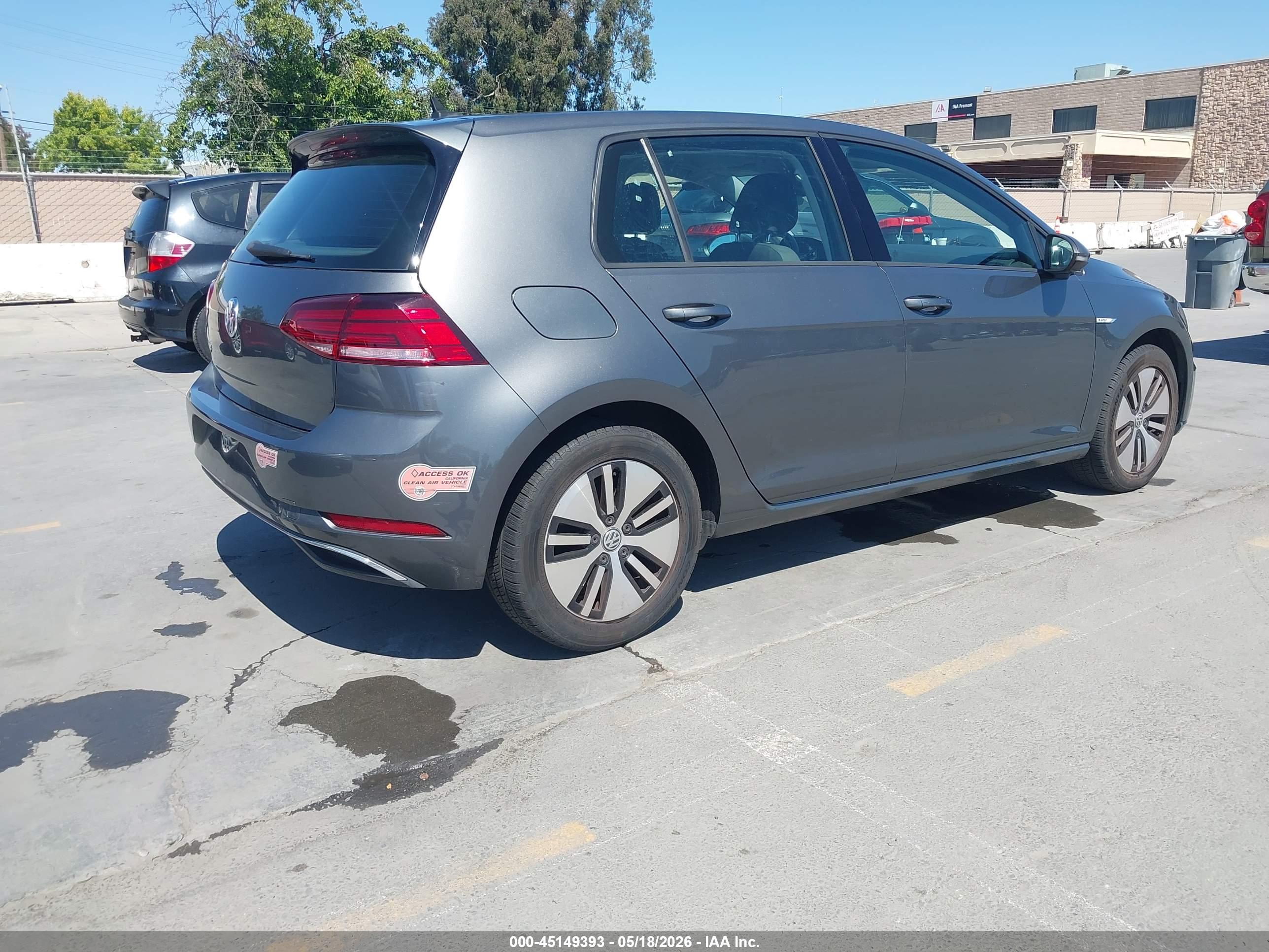 VOLKSWAGEN E-GOLF image 4