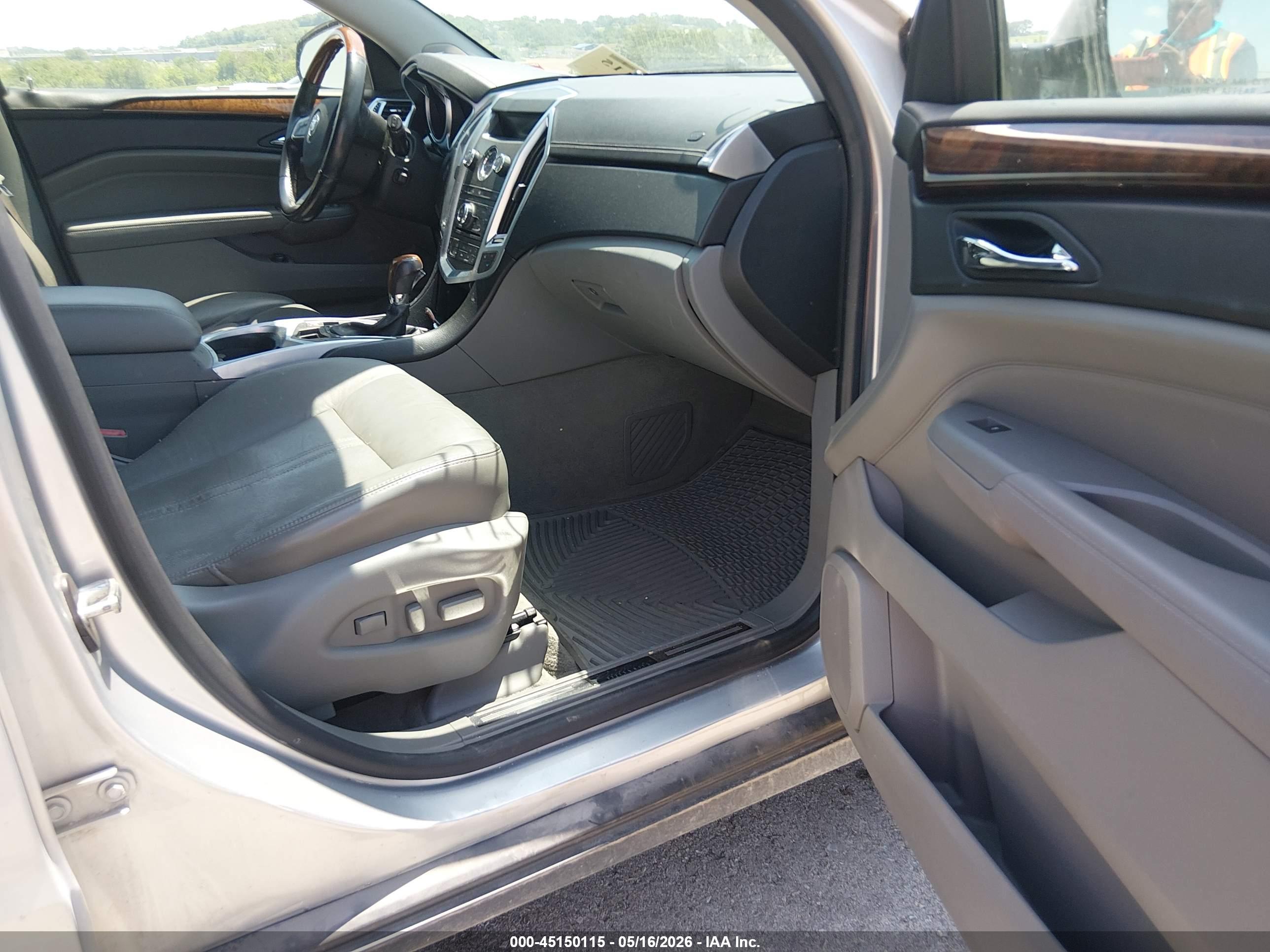 CADILLAC SRX image 5