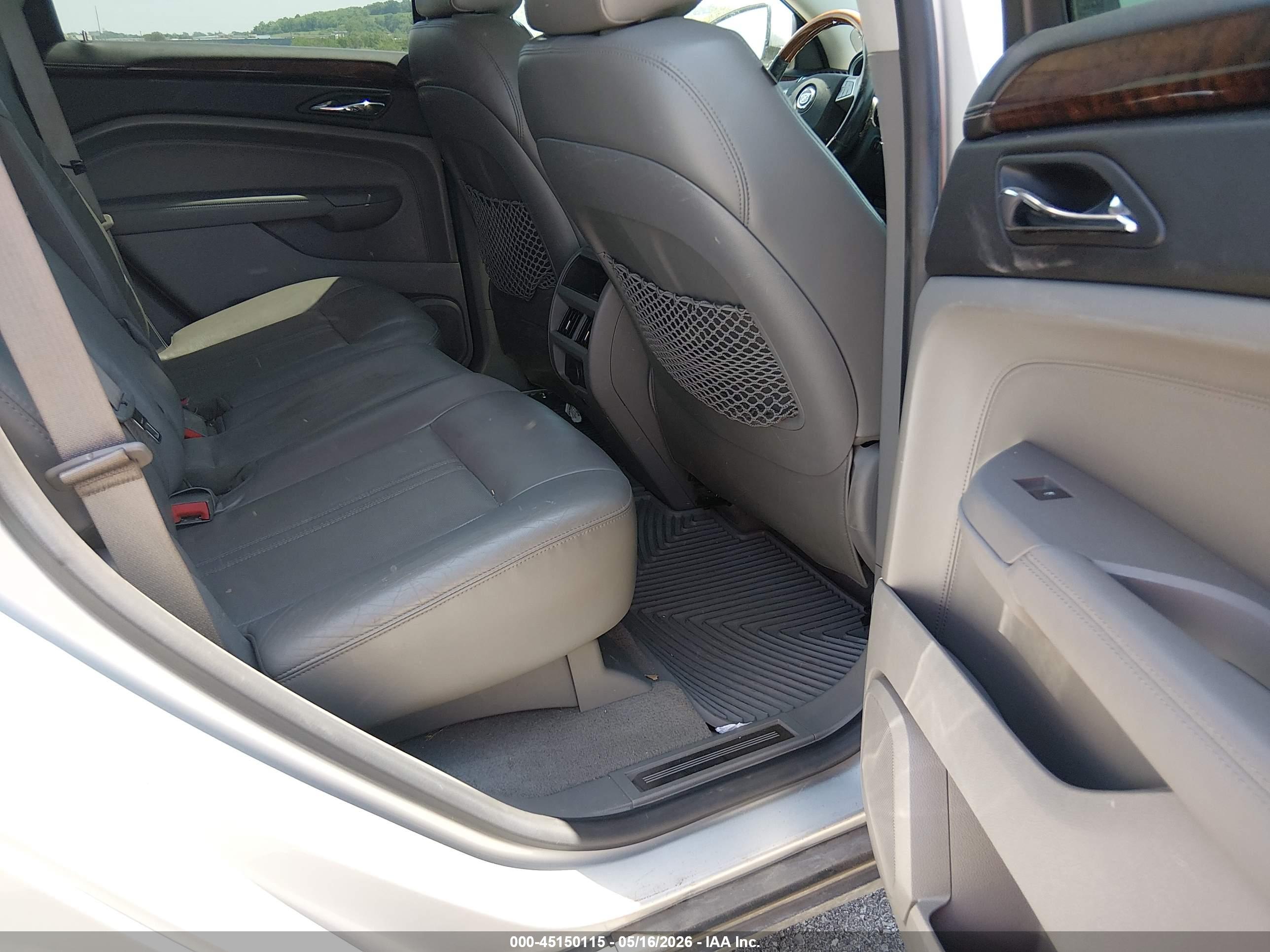 CADILLAC SRX image 8