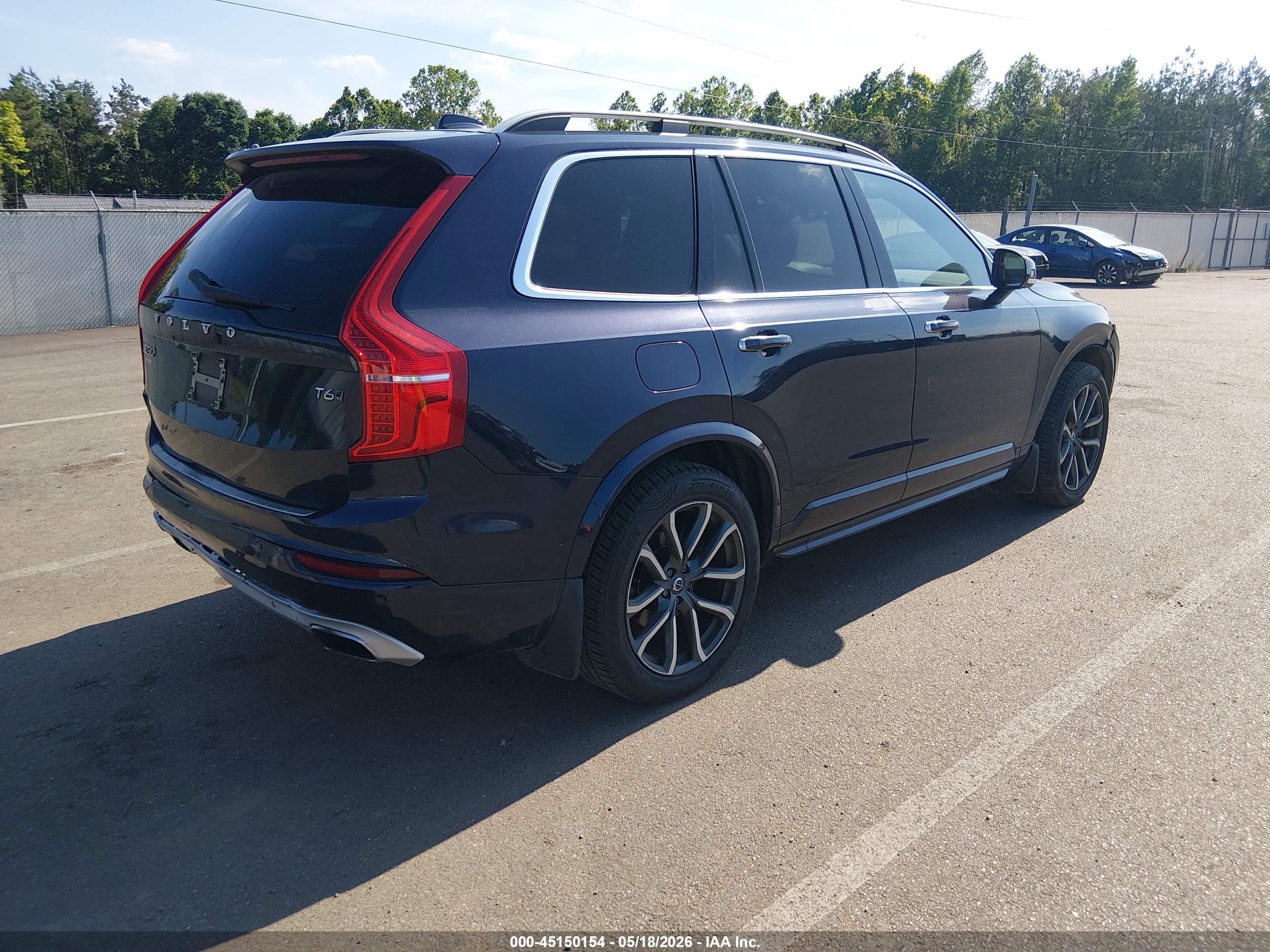 VOLVO XC90 image 4