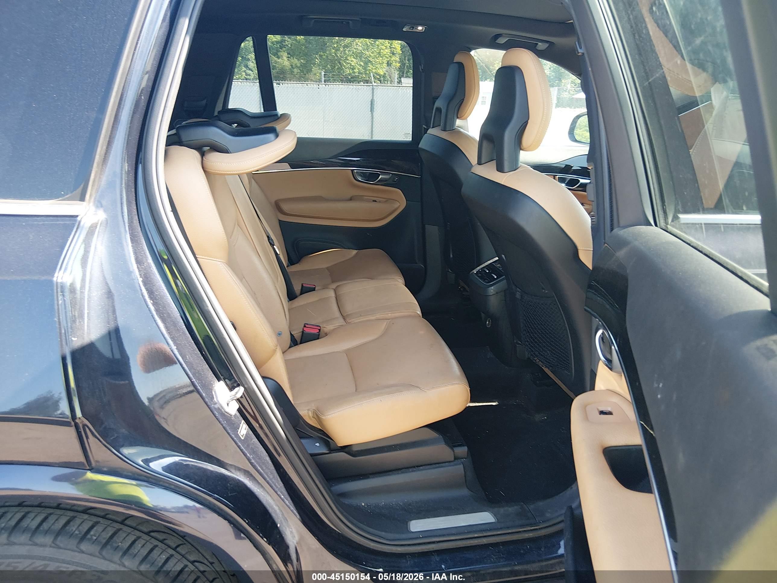 VOLVO XC90 image 8