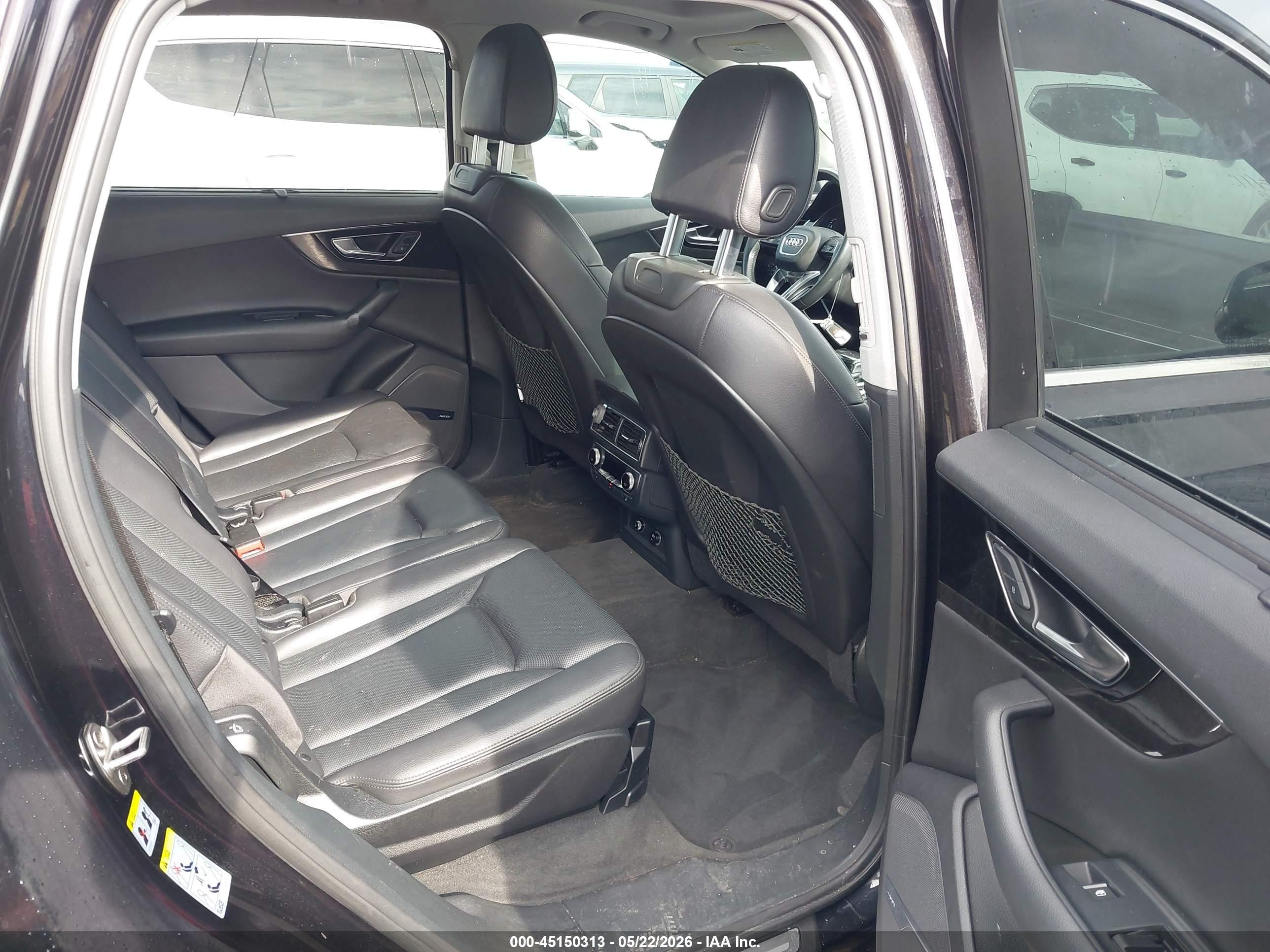 AUDI Q7 image 8