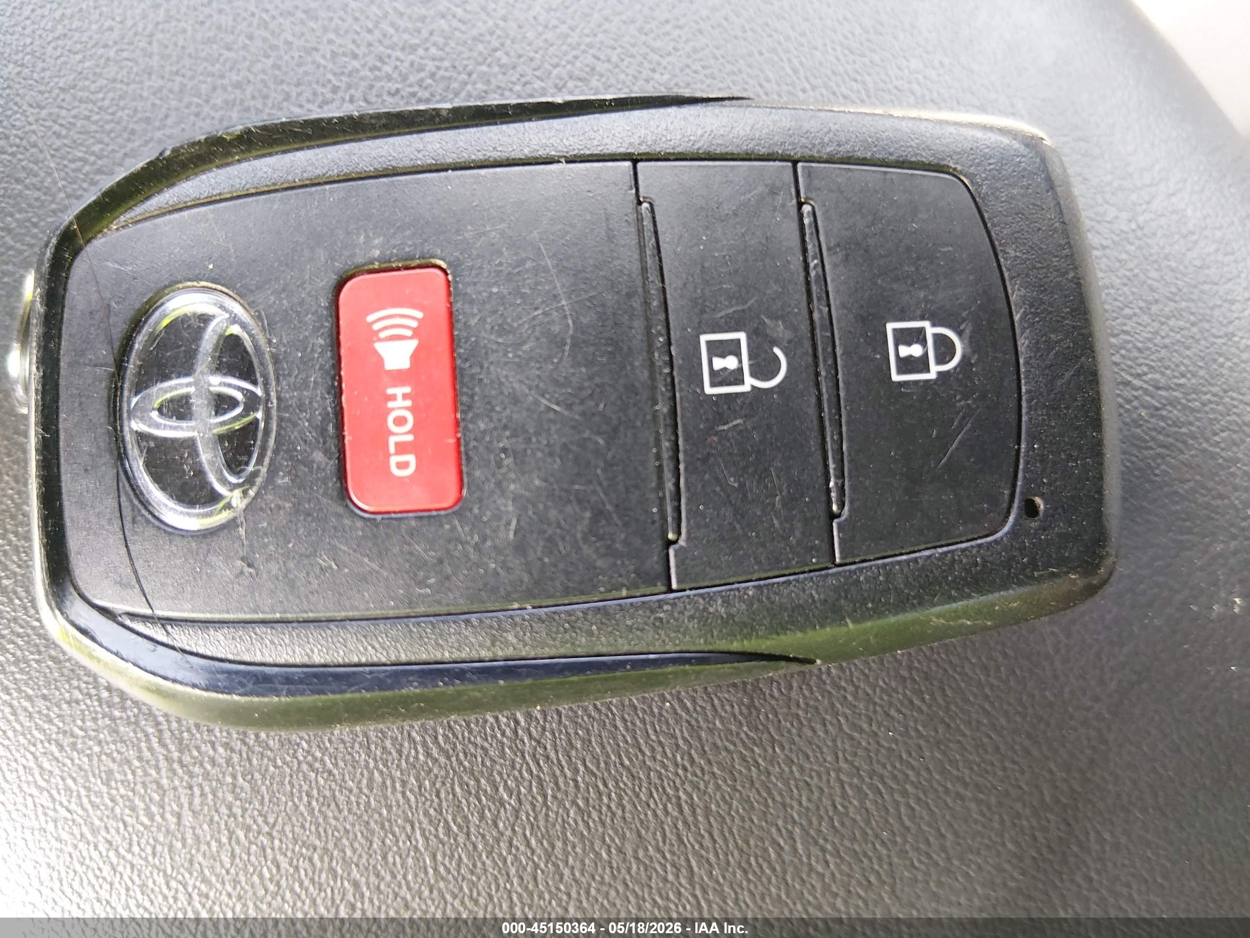TOYOTA PRIUS image 11