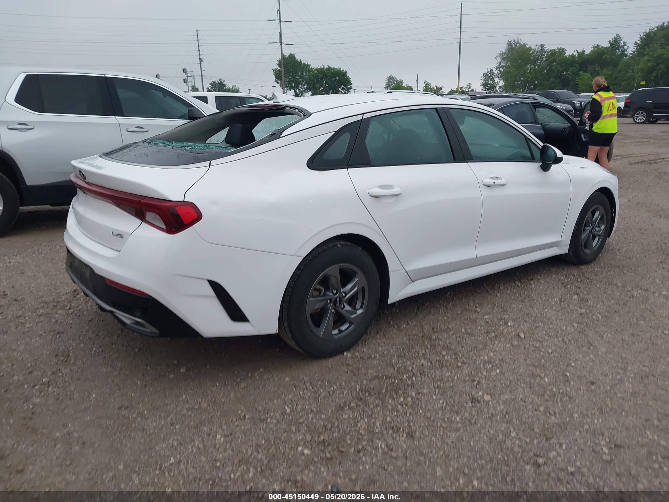 KIA K5 image 4