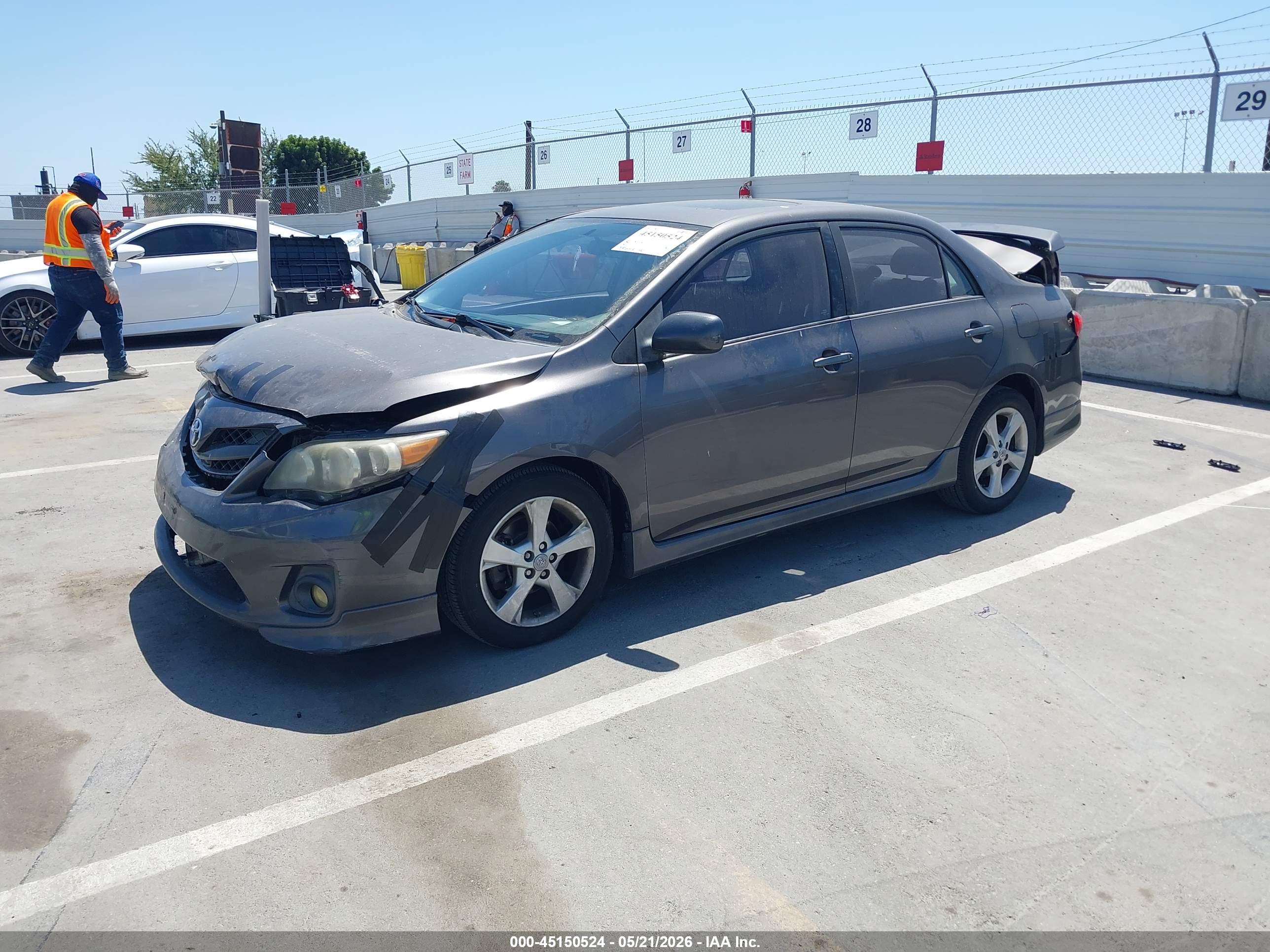 TOYOTA COROLLA image 2