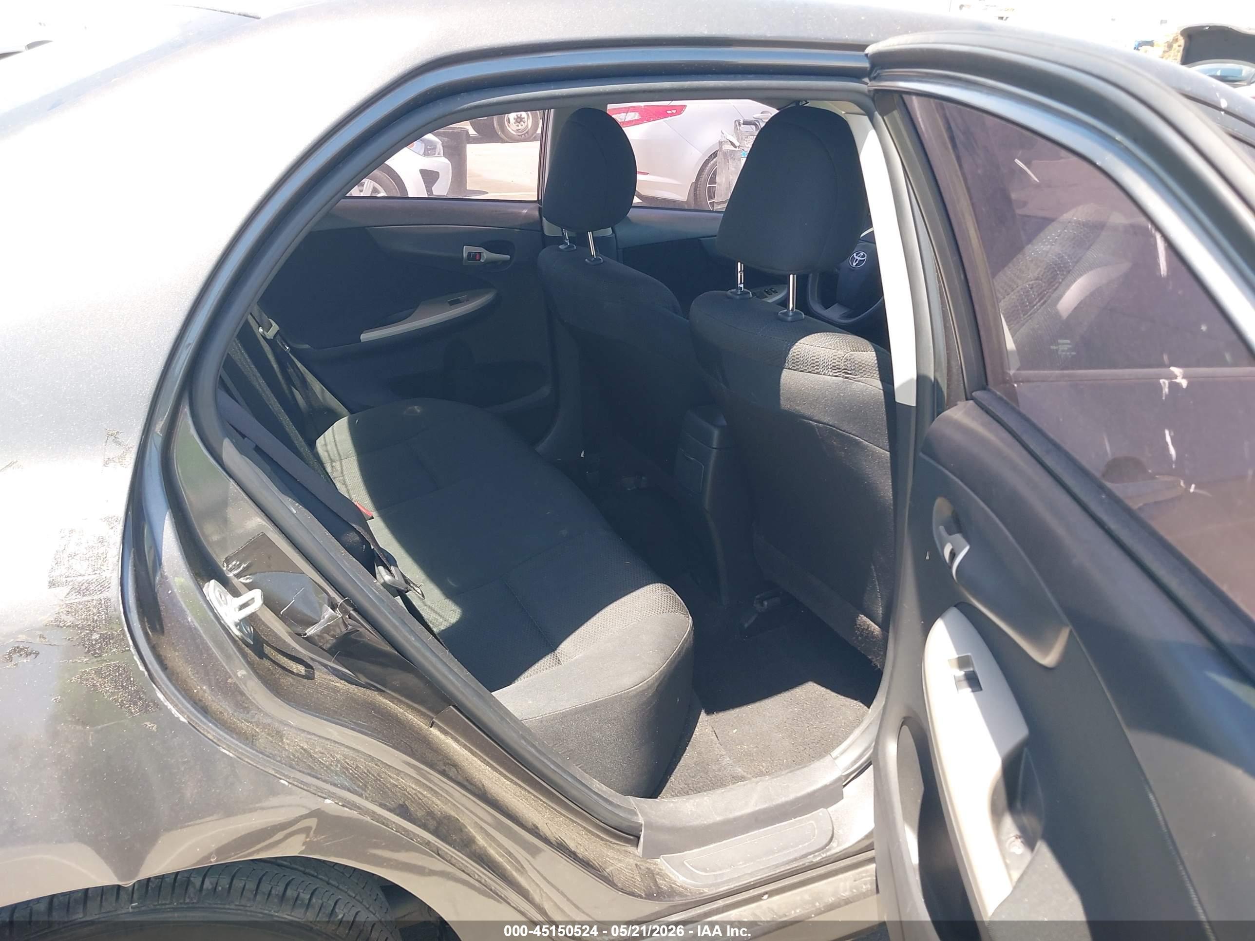 TOYOTA COROLLA image 8