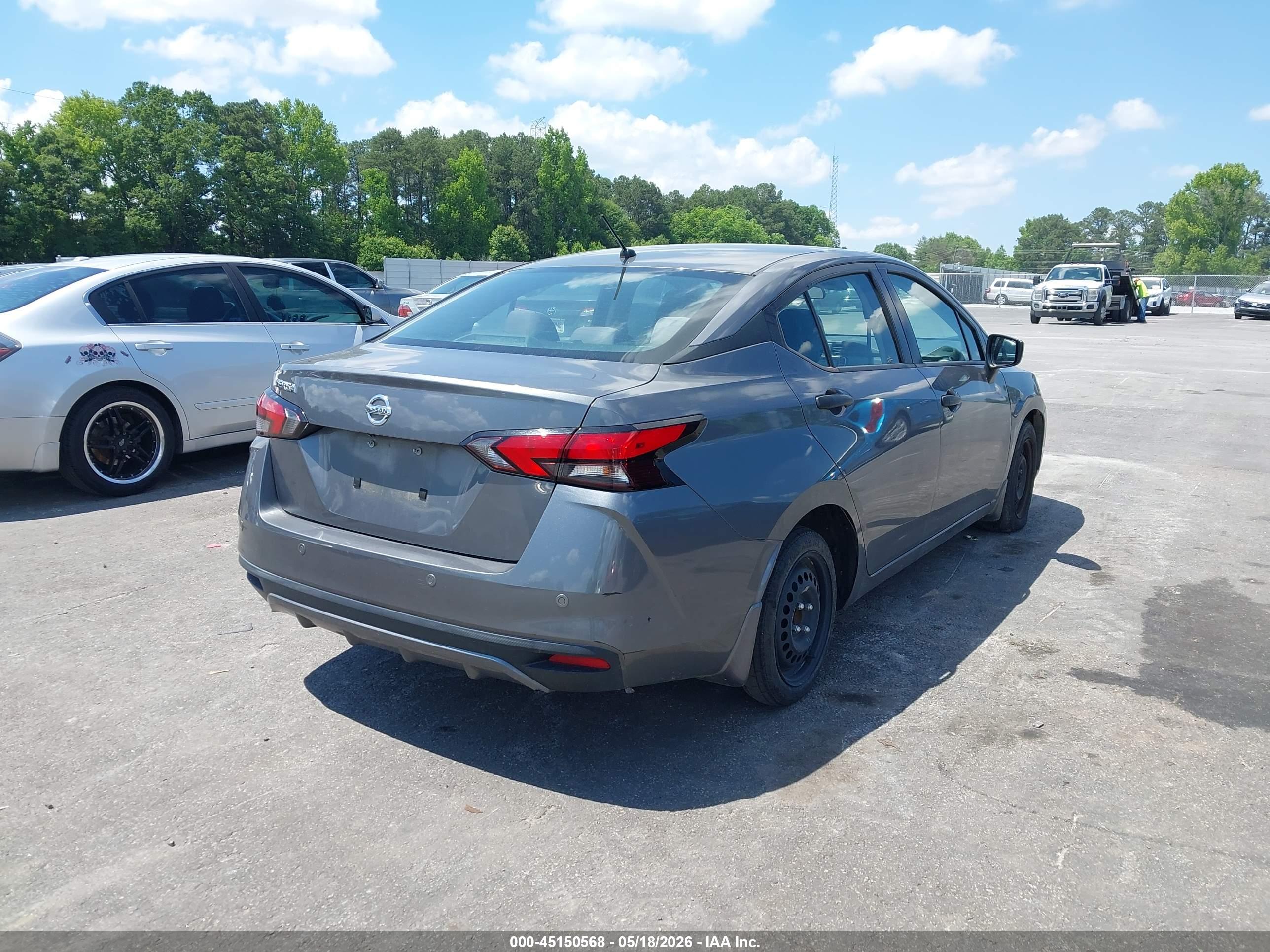 NISSAN VERSA image 4