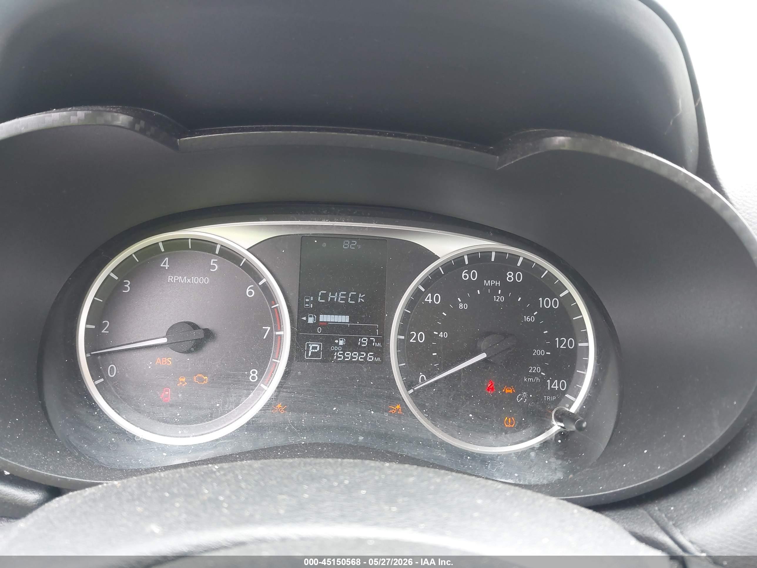 NISSAN VERSA image 7