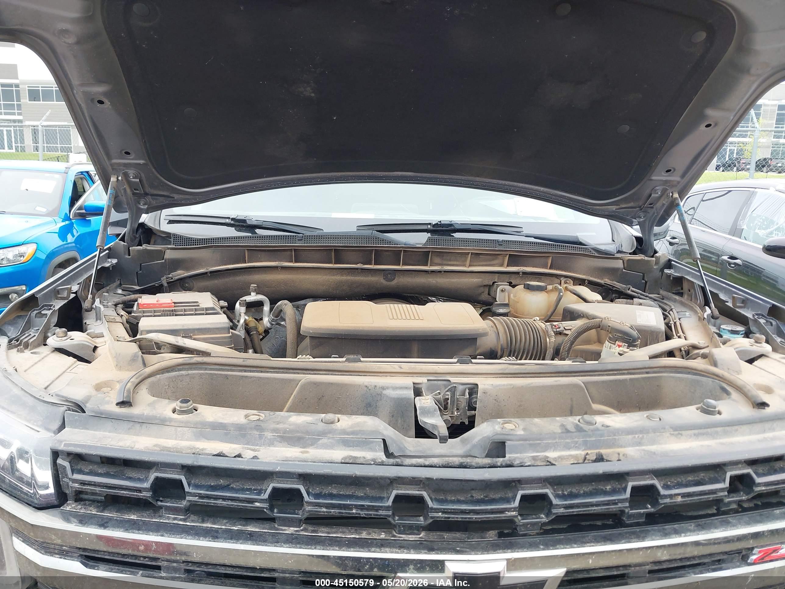 CHEVROLET SUBURBAN image 10