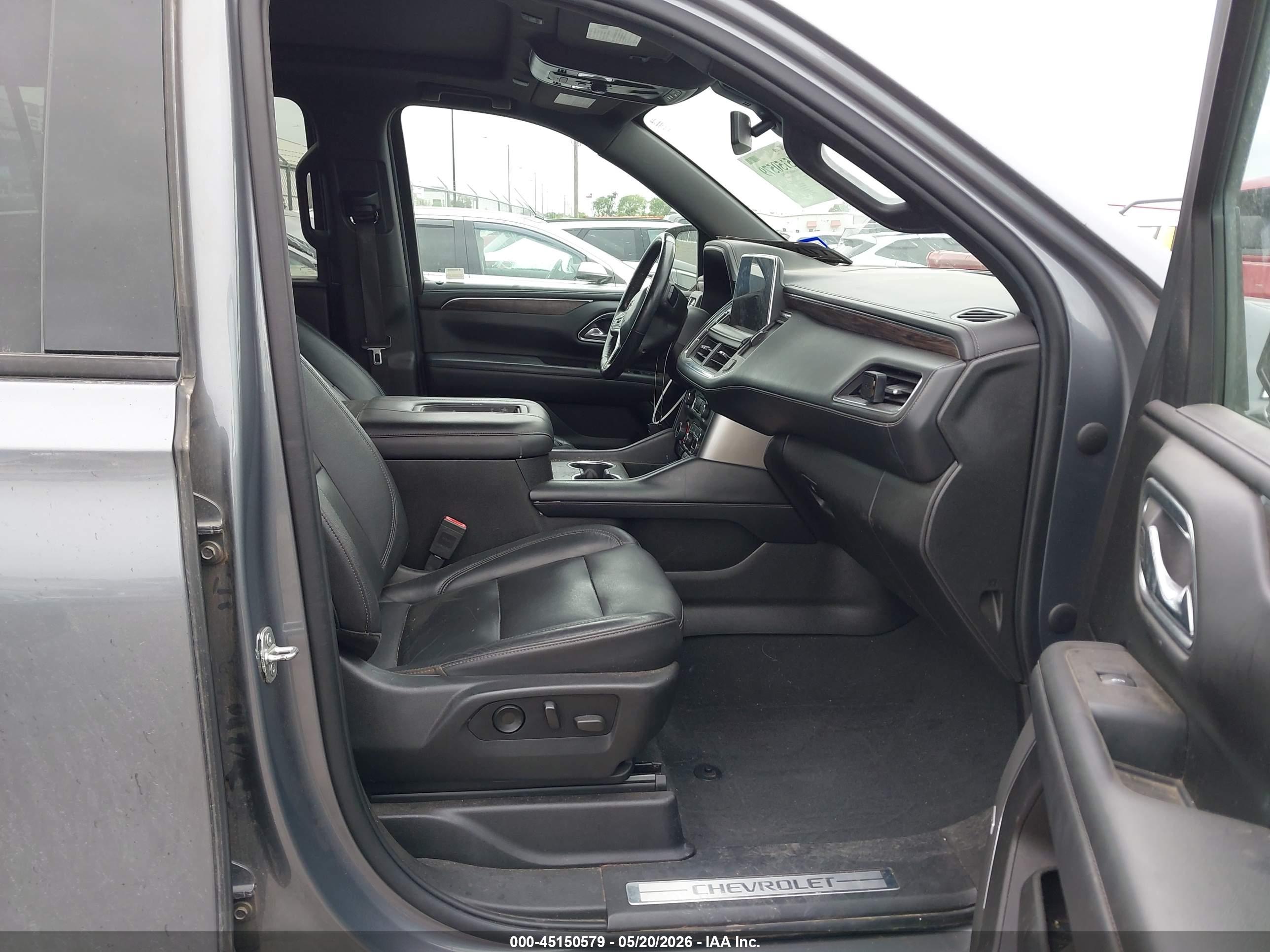CHEVROLET SUBURBAN image 5