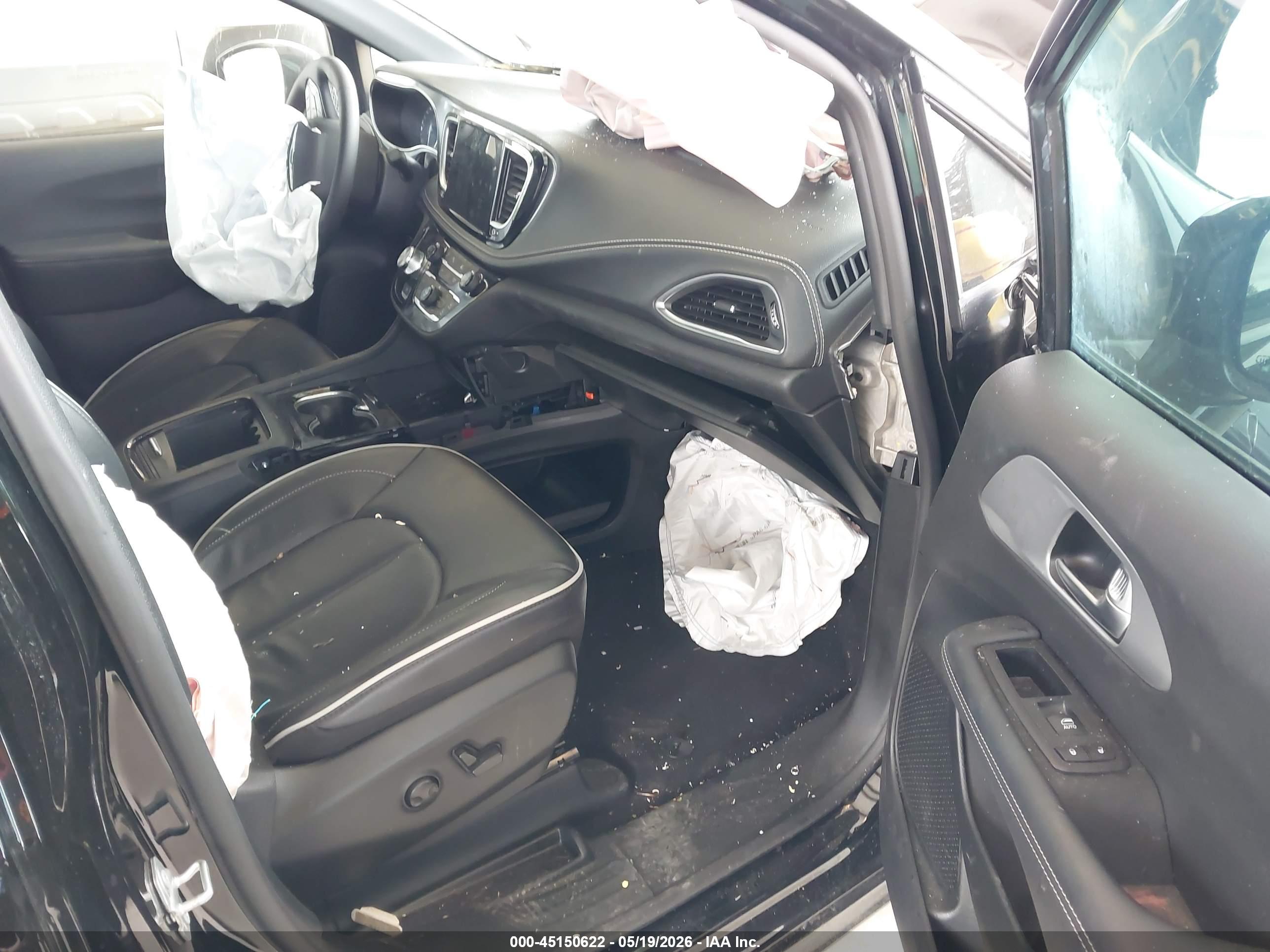 CHRYSLER PACIFICA image 5