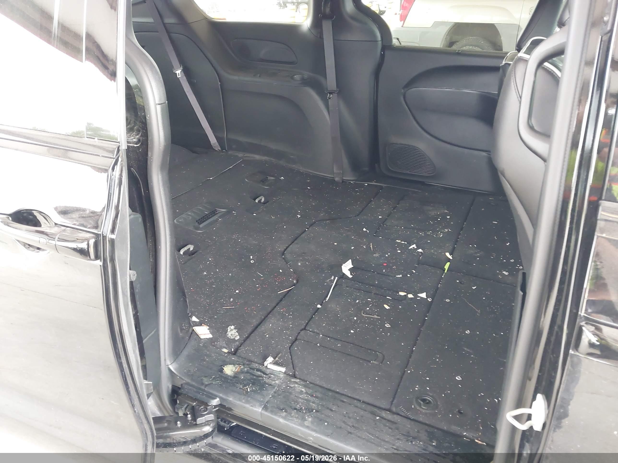 CHRYSLER PACIFICA image 8