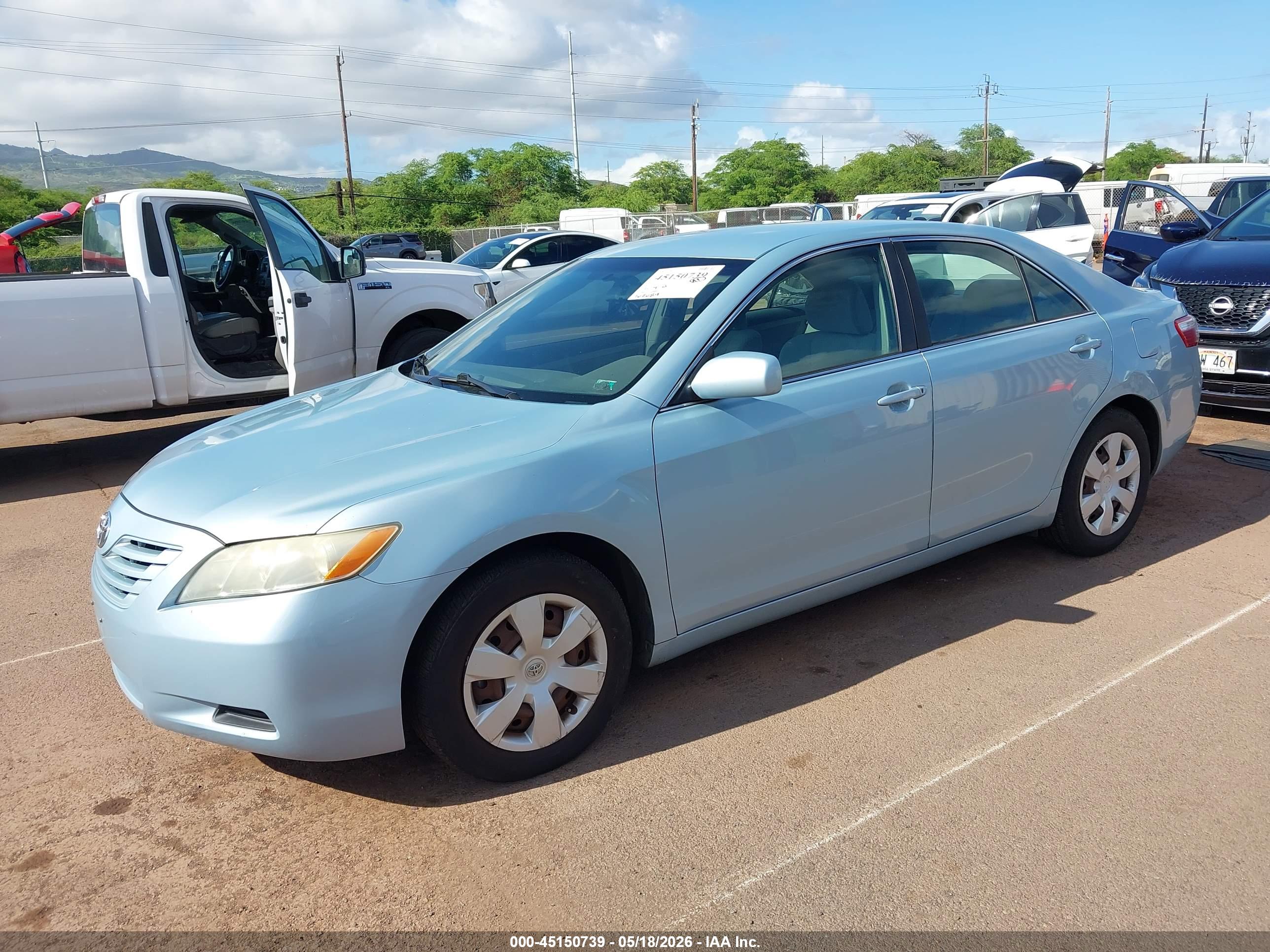 TOYOTA CAMRY image 2