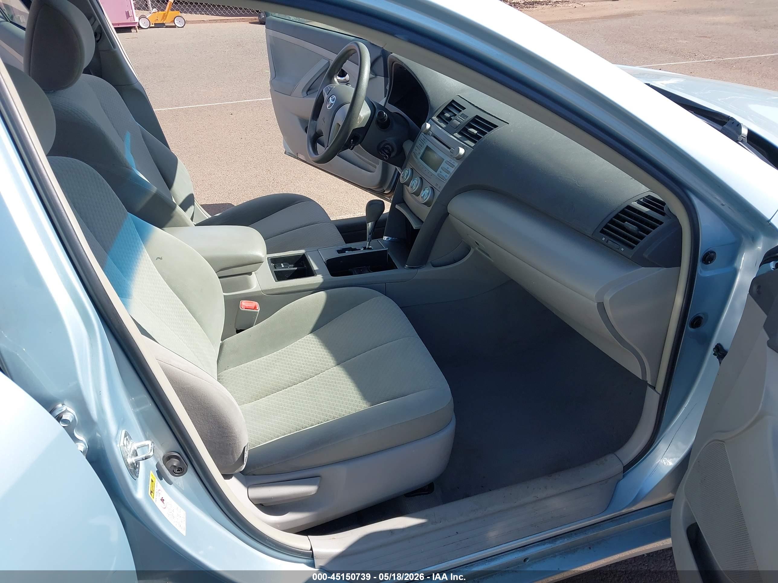 TOYOTA CAMRY image 5