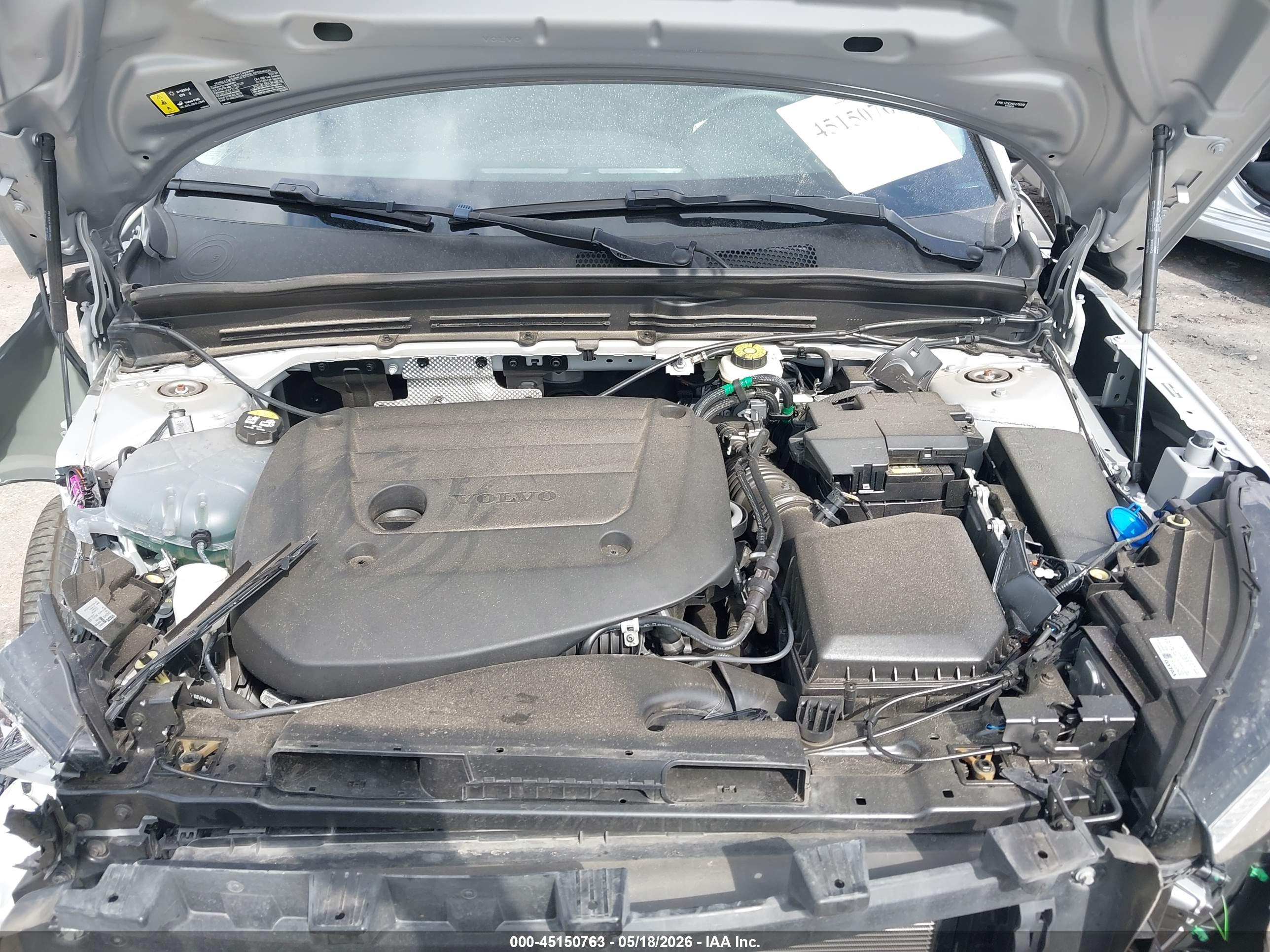 VOLVO XC40 image 10
