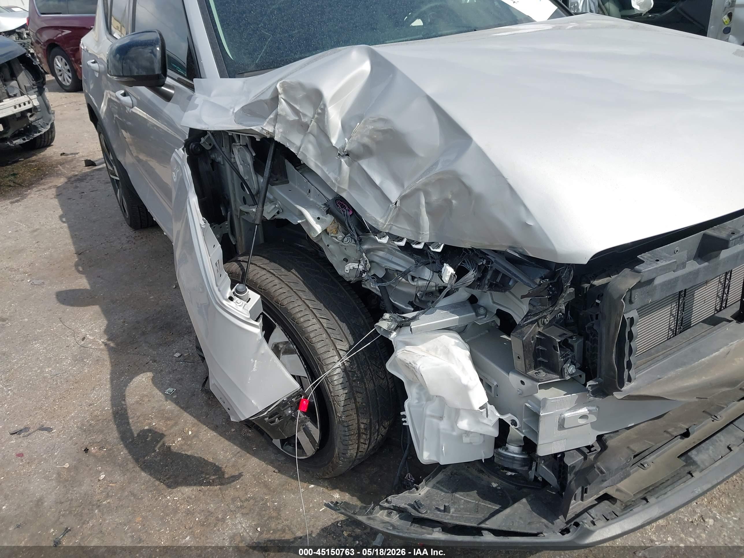 VOLVO XC40 image 6