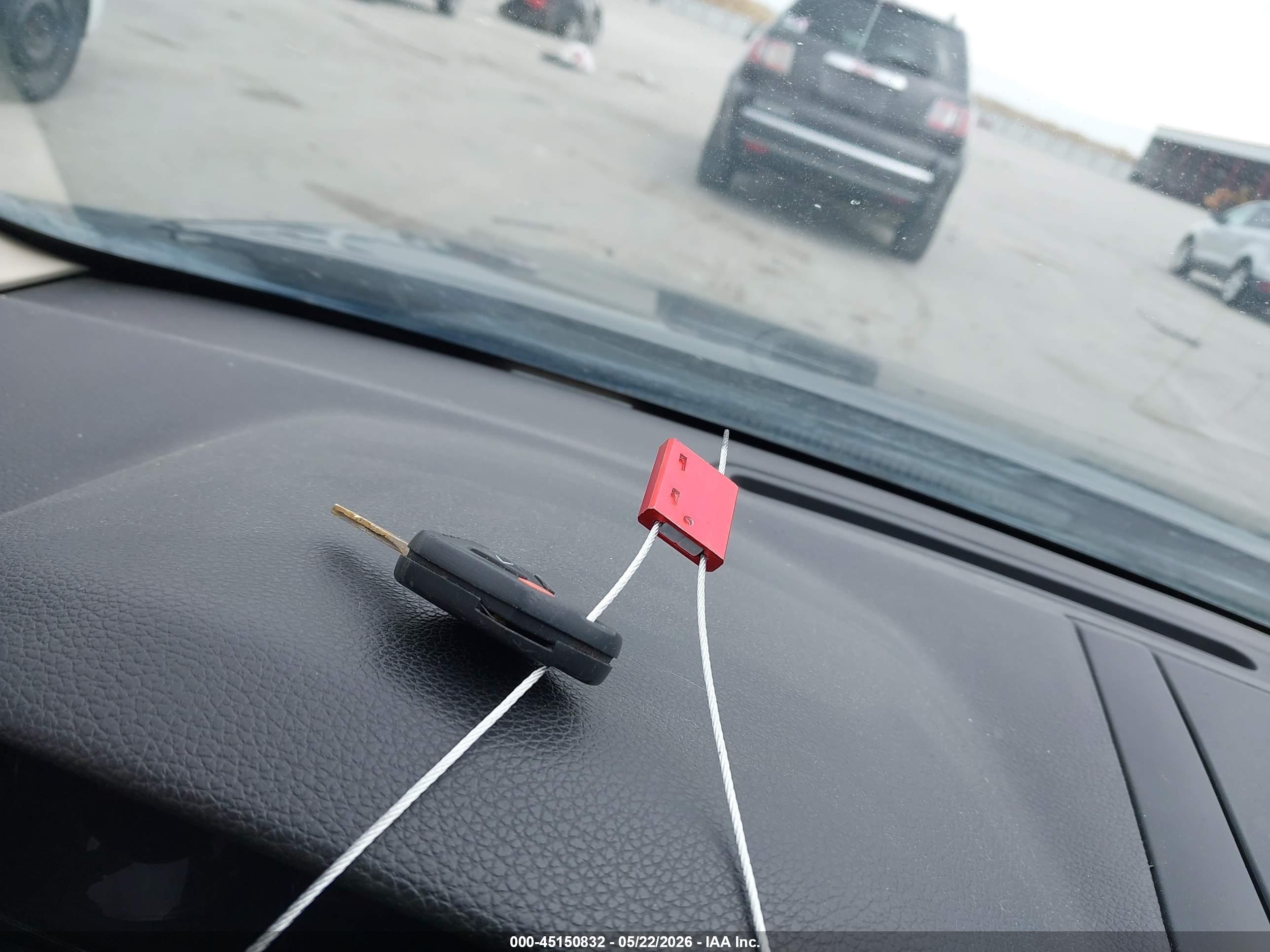 FORD FUSION image 11