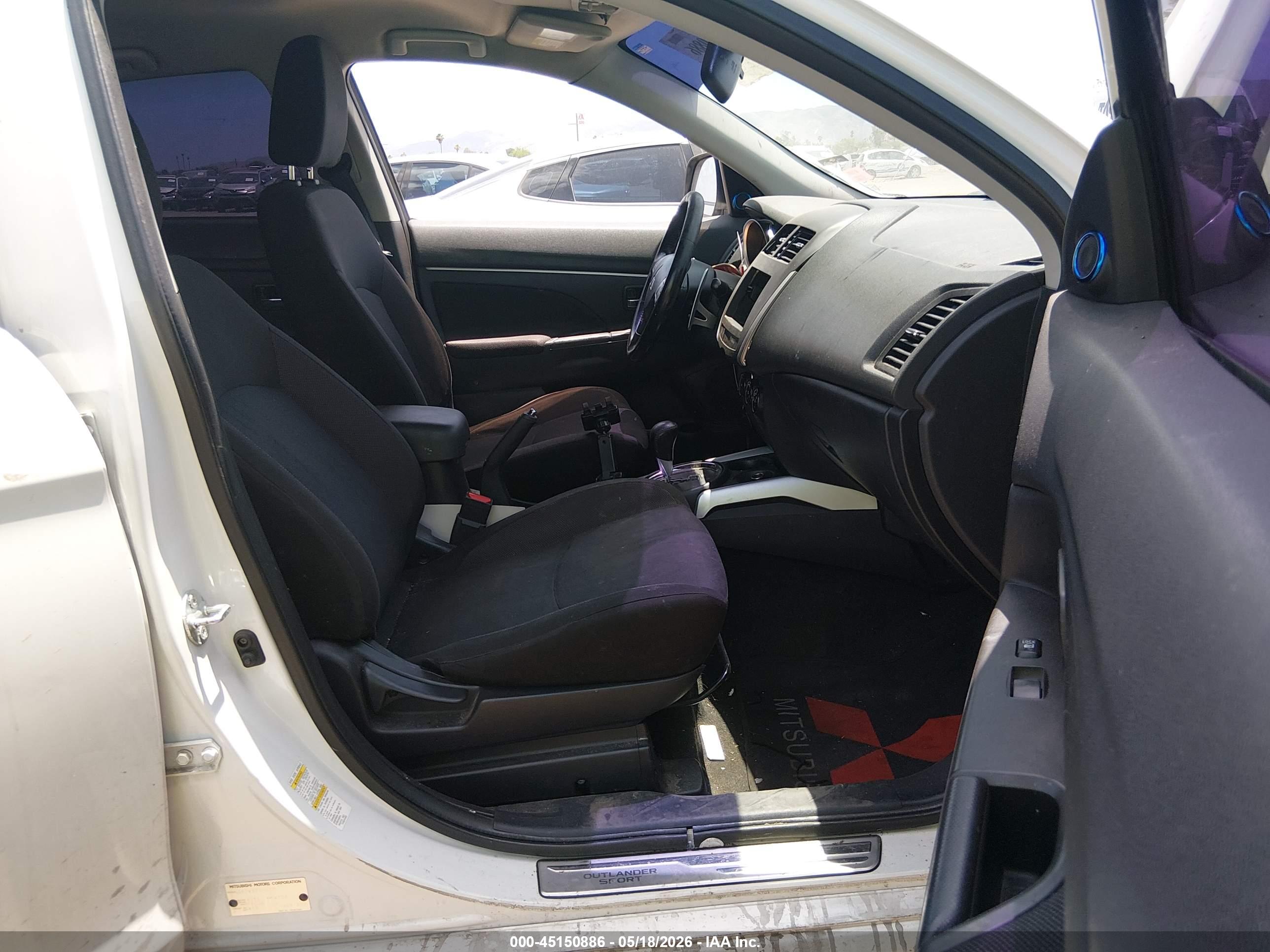 MITSUBISHI OUTLANDER image 5